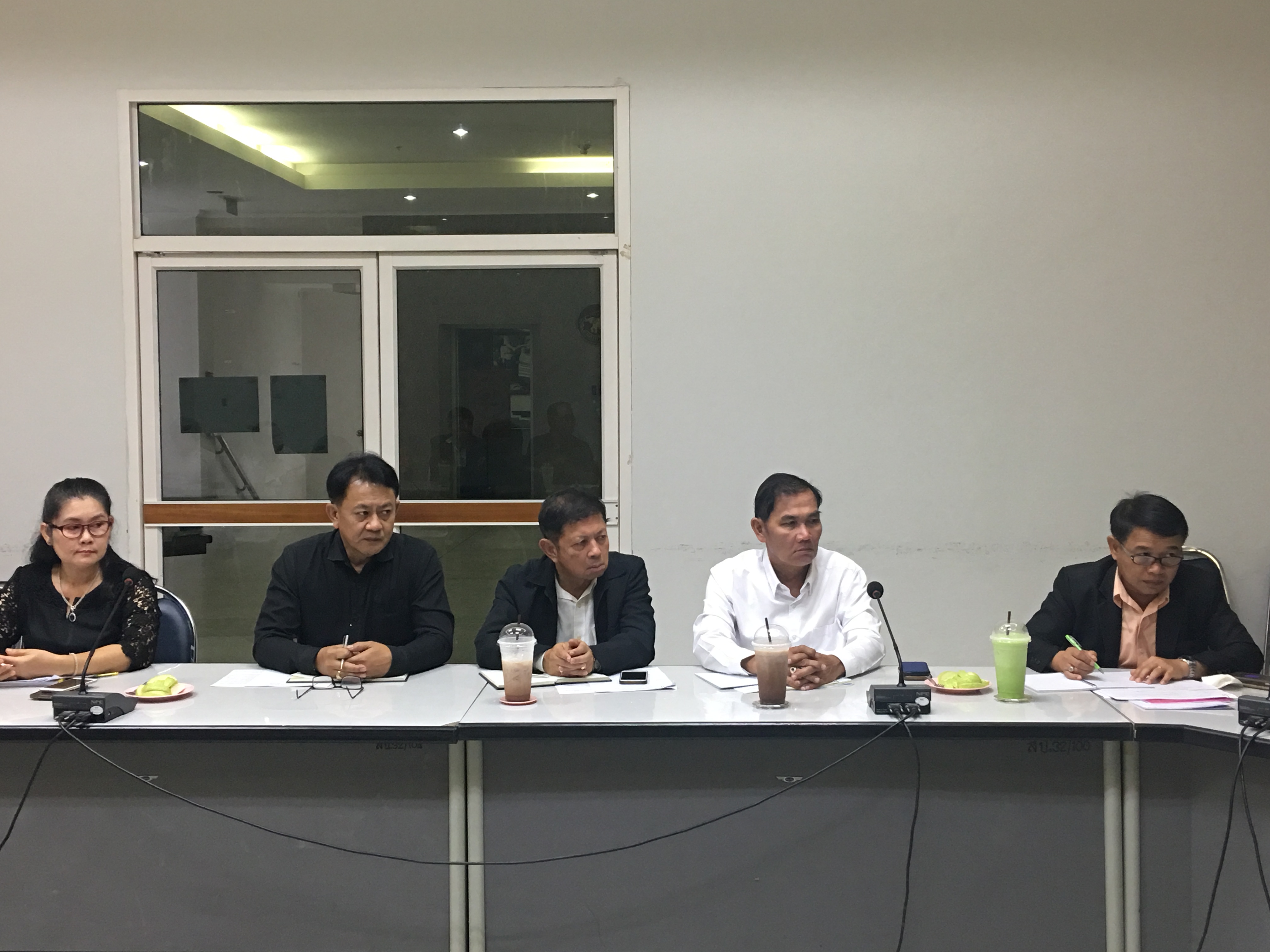 นครนายก…เมืองขุนด่าน >> 13 กันยายน  2561 เวลา 13.30 น. ห้องประชุมขุนด่าน ศาลากลางจังหวัดประชุมหารือการพัฒนาหมู่บ้าน ตามโครงการชุมชนท่องเที่ยว OTOP นวัตวิถีนครนายก ระดับจังหวัด นางสาวปาณี นาคะนาท รองผู้ว่าราชการจังหวัด เป็นประธานในการประชุมสรุปผลการดำเนินงานกิจกรรมตามโครงการ ฯ ไตรมาสที่ 4 โดยนายจำเริญ แหวนเพ็ชร พัฒนาการจังหวัด ได้สรุปผลการดำเนินในภาพรวมของทั้ง 20 หมู่บ้านเป้าหมาย ทั้งนี้มีผู้เข้าร่วมประชุม ประกอบด้วย หัวหน้ากลุ่มงาน/ฝ่าย พัฒนาการอำเภอ ผู้แทนหัวหน้าส่วนราชการที่เกี่ยวข้องจากสำนักงานคลังจังหวัด สำนักงานท่องเที่ยวและกีฬาจังหวัด สำนักงานจังหวัด มาร่วมหารือ แนะนำการดำเนินโครงการให้มีความถูกต้อง และสร้างแนวทางการทำงานสร้างสรรค์ชุมชนท่องเที่ยวในจังหวัดนครนายกให้มีความยั่งยืนต่อไป