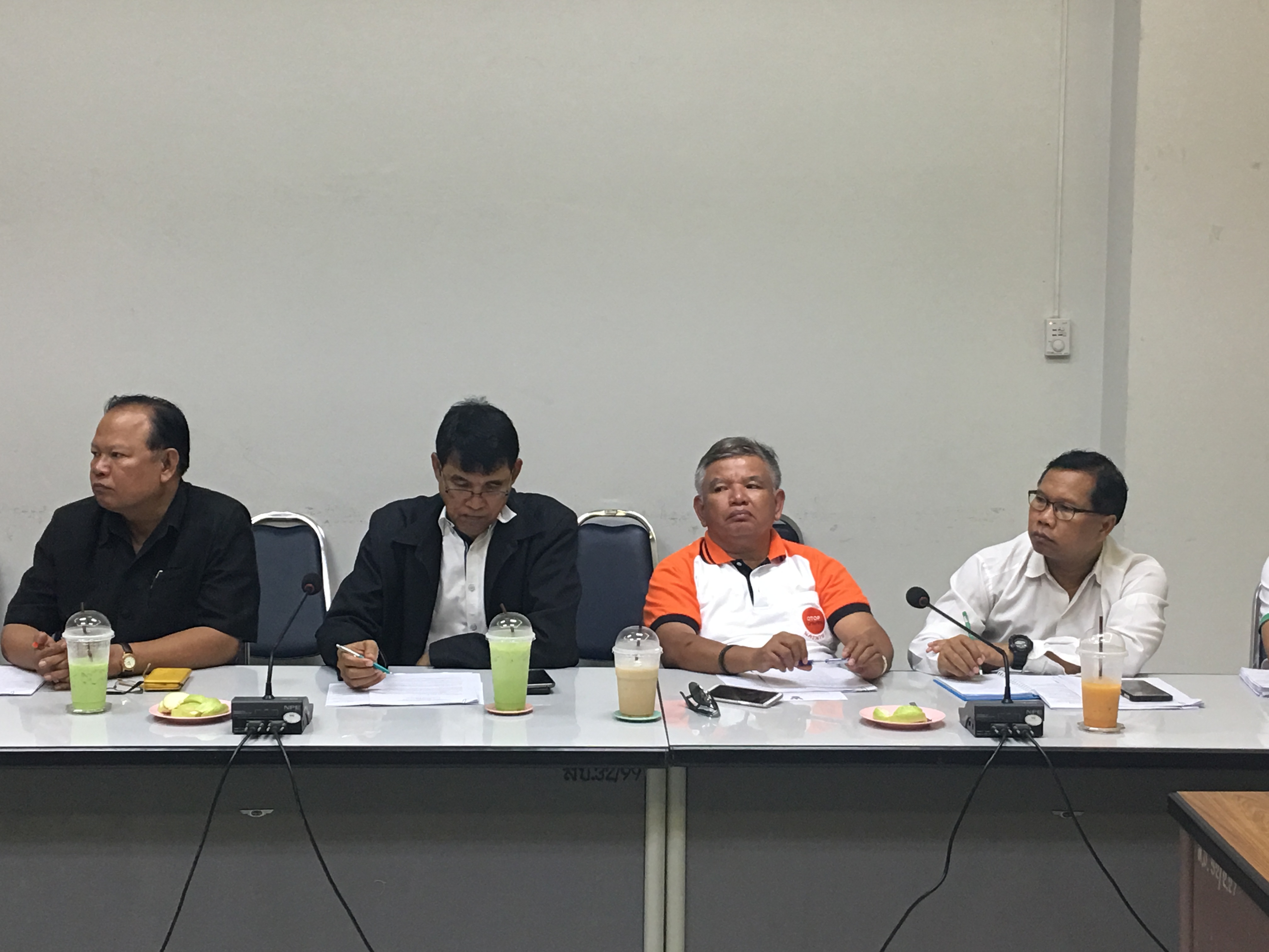 นครนายก…เมืองขุนด่าน >> 13 กันยายน  2561 เวลา 13.30 น. ห้องประชุมขุนด่าน ศาลากลางจังหวัดประชุมหารือการพัฒนาหมู่บ้าน ตามโครงการชุมชนท่องเที่ยว OTOP นวัตวิถีนครนายก ระดับจังหวัด นางสาวปาณี นาคะนาท รองผู้ว่าราชการจังหวัด เป็นประธานในการประชุมสรุปผลการดำเนินงานกิจกรรมตามโครงการ ฯ ไตรมาสที่ 4 โดยนายจำเริญ แหวนเพ็ชร พัฒนาการจังหวัด ได้สรุปผลการดำเนินในภาพรวมของทั้ง 20 หมู่บ้านเป้าหมาย ทั้งนี้มีผู้เข้าร่วมประชุม ประกอบด้วย หัวหน้ากลุ่มงาน/ฝ่าย พัฒนาการอำเภอ ผู้แทนหัวหน้าส่วนราชการที่เกี่ยวข้องจากสำนักงานคลังจังหวัด สำนักงานท่องเที่ยวและกีฬาจังหวัด สำนักงานจังหวัด มาร่วมหารือ แนะนำการดำเนินโครงการให้มีความถูกต้อง และสร้างแนวทางการทำงานสร้างสรรค์ชุมชนท่องเที่ยวในจังหวัดนครนายกให้มีความยั่งยืนต่อไป