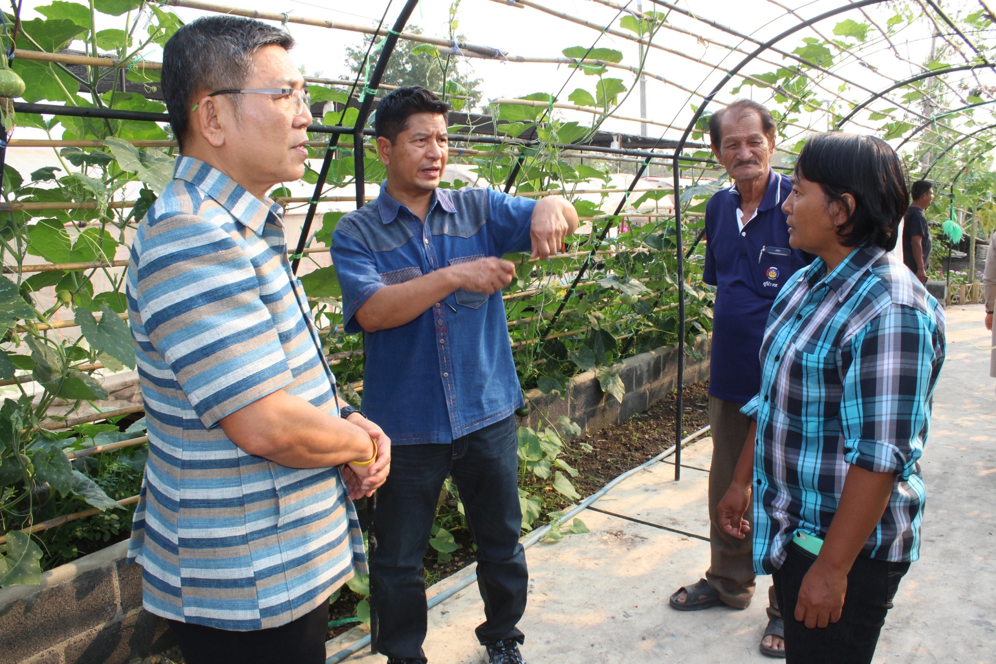 นายอาจณรงค์ สัตยพานิช ผู้ตรวจราชการกรมการพัฒนาชุมชน เขตตรวจกลุ่มจังหวัดภาคตะวันออก ๒  มาตรวจราชการ ส่งมอบนโยบายจาก อพช. สู่การปฏิบัติ