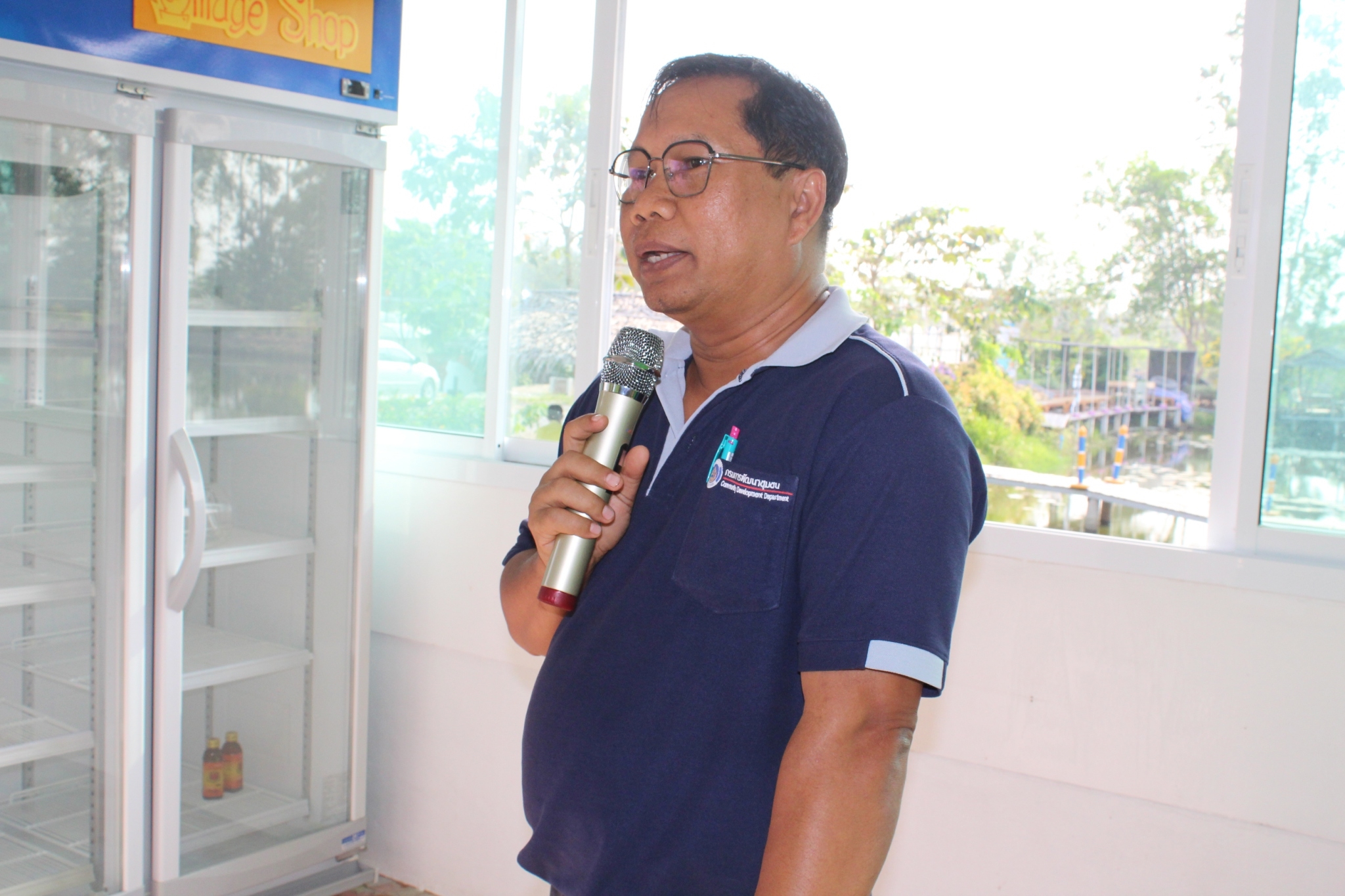 นายอาจณรงค์ สัตยพานิช ผู้ตรวจราชการกรมการพัฒนาชุมชน เขตตรวจกลุ่มจังหวัดภาคตะวันออก ๒  มาตรวจราชการ ส่งมอบนโยบายจาก อพช. สู่การปฏิบัติ