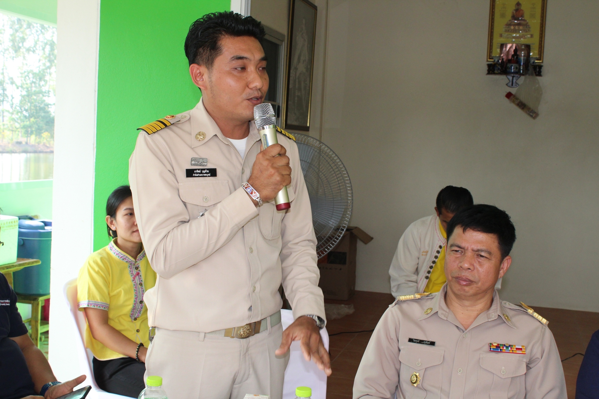 นายอาจณรงค์ สัตยพานิช ผู้ตรวจราชการกรมการพัฒนาชุมชน เขตตรวจกลุ่มจังหวัดภาคตะวันออก ๒  มาตรวจราชการ ส่งมอบนโยบายจาก อพช. สู่การปฏิบัติ