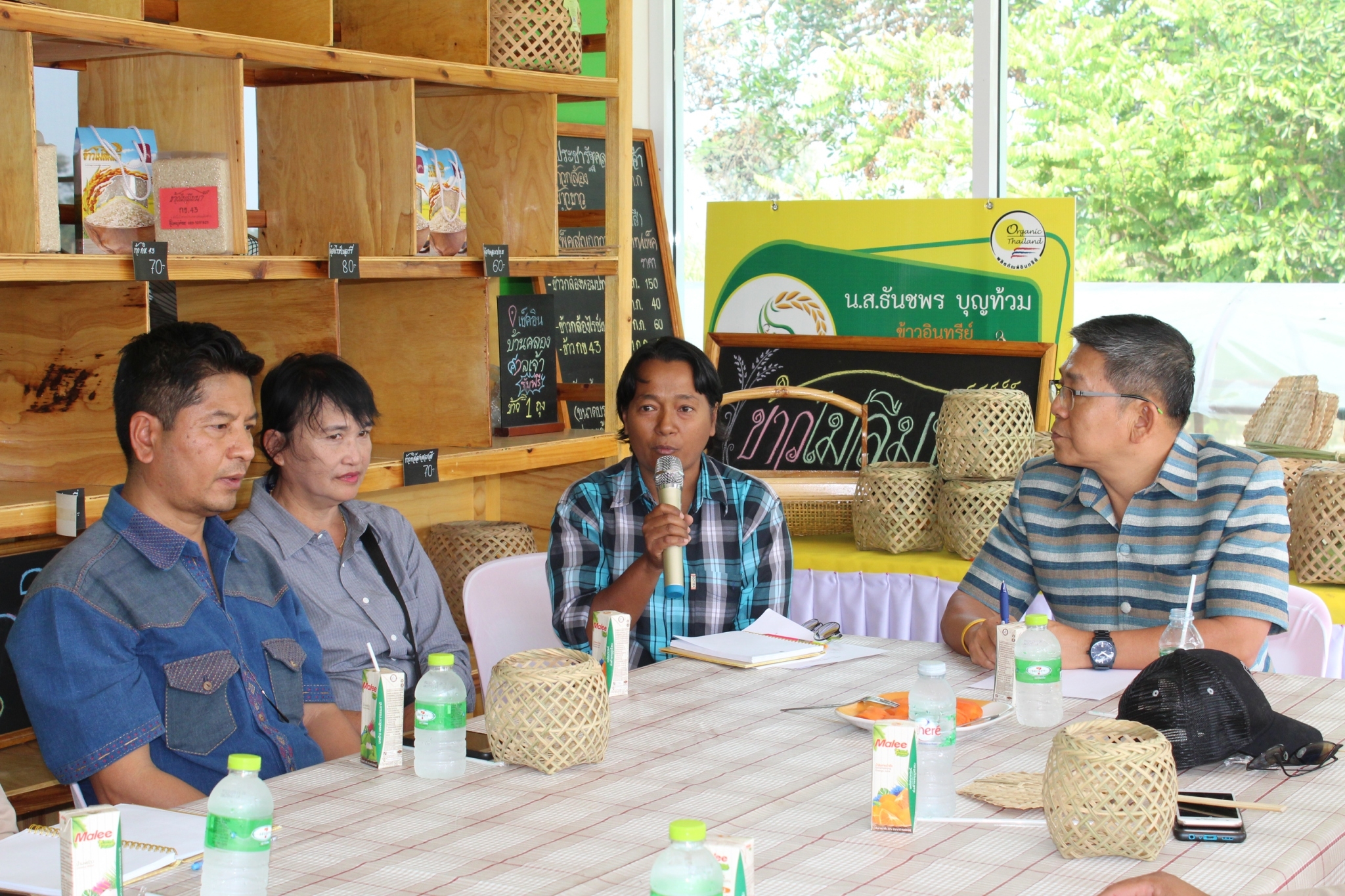 นายอาจณรงค์ สัตยพานิช ผู้ตรวจราชการกรมการพัฒนาชุมชน เขตตรวจกลุ่มจังหวัดภาคตะวันออก ๒  มาตรวจราชการ ส่งมอบนโยบายจาก อพช. สู่การปฏิบัติ