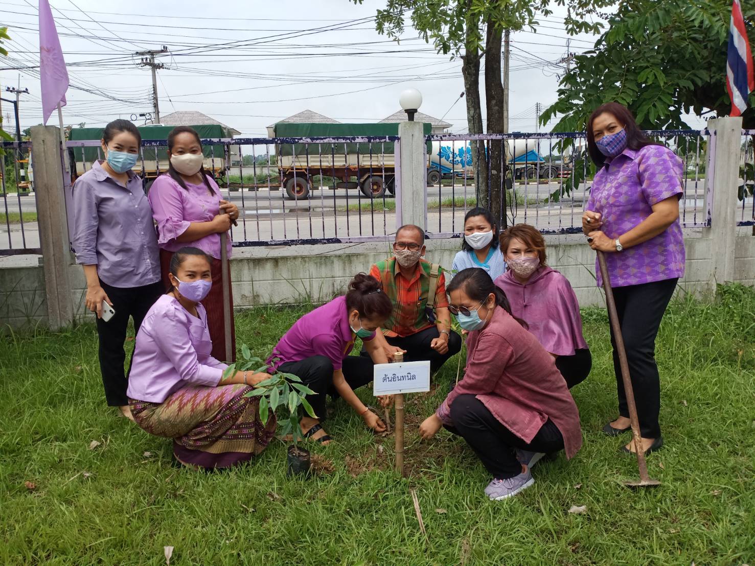 พช.นครนายก รวมพลังสตรีอาสาพัฒนา ปลูกป่าเฉลิมพระเกียรติ เนื่องในโอกาสวันเฉลิมพระชนมพรรษาสมเด็จพระนางเจ้าสุทิดา พัชรสุธาพิมลลักษณ พระบรมราชินี