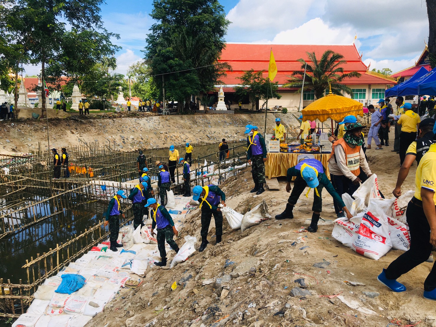 จังหวัดนครนายก ร่วมสร้างฝายมีชีวิต @วัดช้าง อำเภอบ้านนา จังหวัดนครนายก