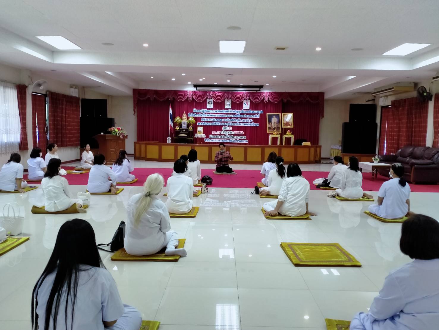 พิธีเปิดโครงการปฏิบัติธรรมพัฒนาจิตสตรี ให้เกิดปัญญา ถวายเป็นพระราชกุศลเนื่องในวันคล้ายวันเฉลิมพระชนมพรรษาพระบาทสมเด็จพระปรเมนทรรามาธิบดีศรีสินทรมหาวชิราลงกรณ พระวชิรเกล้าเจ้าอยู่หัว รัชกาลที่ ๑๐ และสมเด็จพระนางเจ้า สิริกิติ์ พระบรมราชินาถ พระบรมราชชนนีพันปีหลวง รุ่นที่ ๒