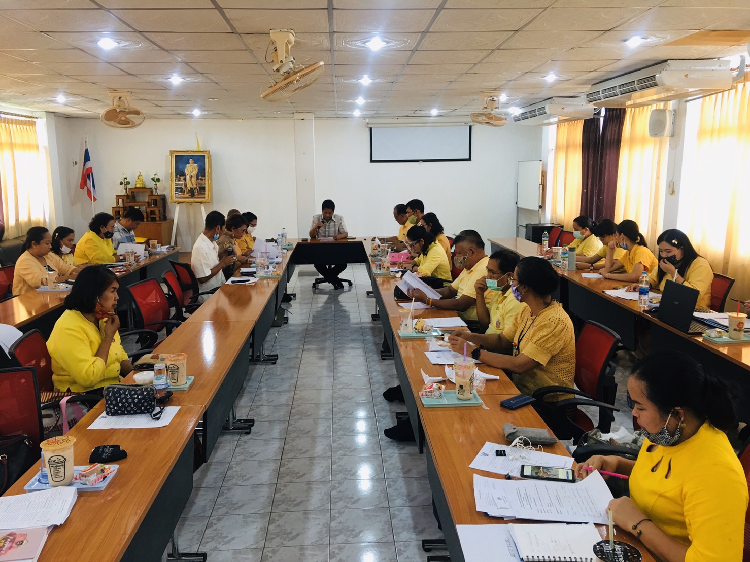 ??ประชุมหัวหน้ากลุ่มงาน หัวหน้าฝ่าย พัฒนาการอำเภอ นักวิชาการพัฒนาชุมชน และเจ้าหน้าที่สำนักงานพัฒนาชุมชนจังหวัดนครนายก ครั้งที่ 4/2563