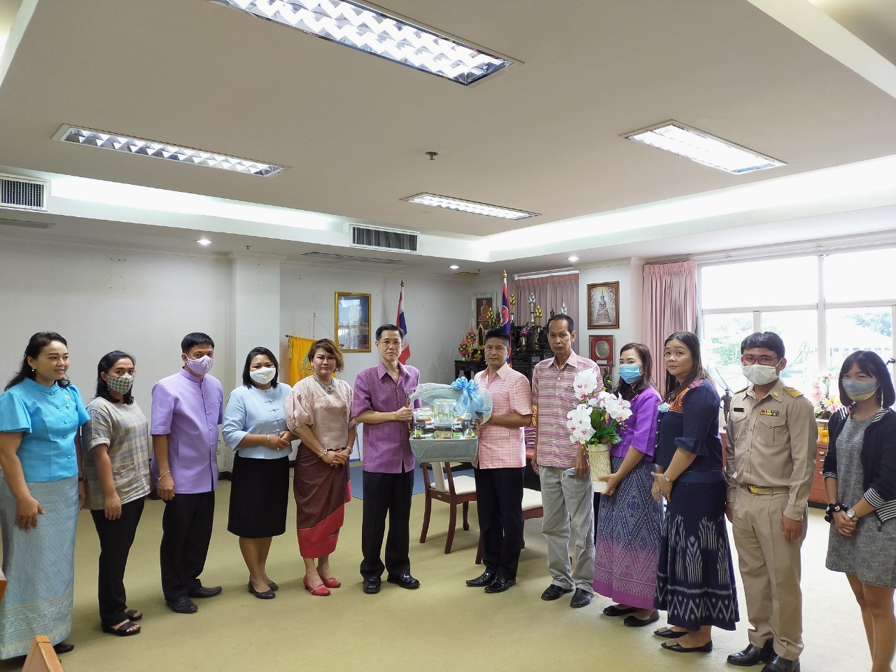 พัฒนาการจังหวัดและทีมงานพัฒนาชุมชน เข้าพบผู้ว่าราชการจังหวัดนครนายก เพื่อรับนโยบายงานพัฒนาชุมชน