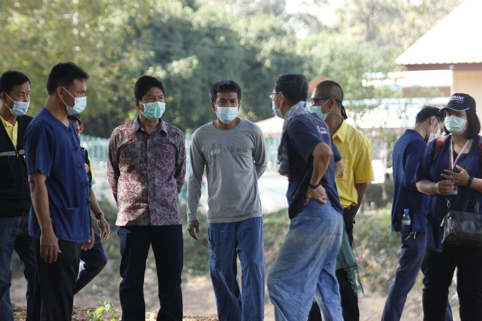 ผู้ว่าราชการจังหวัดนครนายก นำทีมส่วนราชการ วัด ผู้นำชุมชน และประชาชน น้อมนำหลักปรัชญาเศรษฐกิจพอเพียงตามหลักทฤษฎีใหม่ประยุกต์สู่ โคก หนอง นา โมเดล ตามหลัก “บวร” ณ วัดดงละคร หมู่ที่ 4  ต.ดงละคร อ.เมืองนครนายก จ.นครนายก