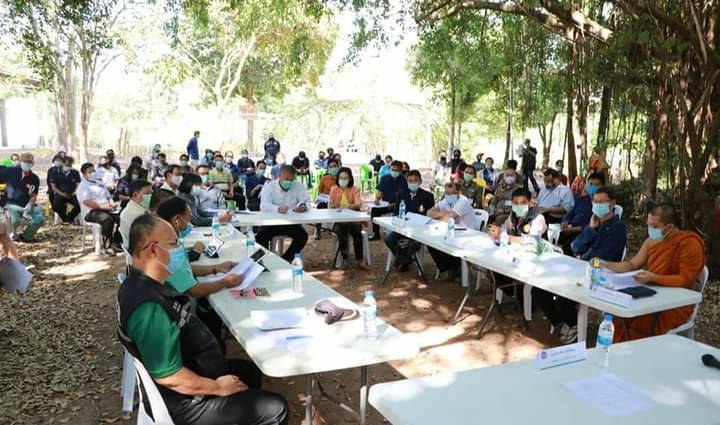 ผู้ว่าราชการจังหวัดนครนายก นำทีมส่วนราชการ วัด ผู้นำชุมชน และประชาชน น้อมนำหลักปรัชญาเศรษฐกิจพอเพียงตามหลักทฤษฎีใหม่ประยุกต์สู่ โคก หนอง นา โมเดล ตามหลัก “บวร” ณ วัดดงละคร หมู่ที่ 4  ต.ดงละคร อ.เมืองนครนายก จ.นครนายก