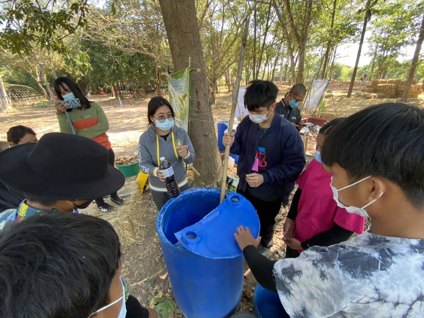 โครงการพัฒนาพื้นที่ต้นแบบการพัฒนาคุณภาพชีวิตตามหลักทฤษฎีใหม่ ประยุกต์สู่ “โคก หนอง นา โมเดล”  ณ วัดดงละคร  ตำบล ดงละคร อำเภอเมืองนครนายก จังหวัดนครนายก