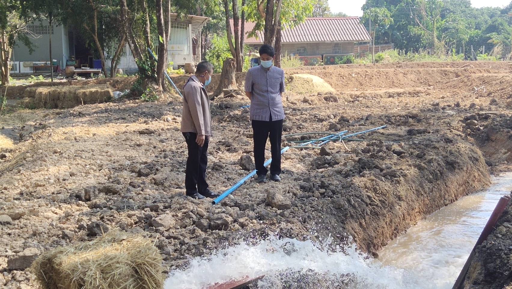 โครงการพัฒนาพื้นที่ต้นแบบการพัฒนาคุณภาพชีวิตตามหลักทฤษฎีใหม่ ประยุกต์สู่ “โคก หนอง นา โมเดล”  ณ วัดดงละคร  ตำบล ดงละคร อำเภอเมืองนครนายก จังหวัดนครนายก