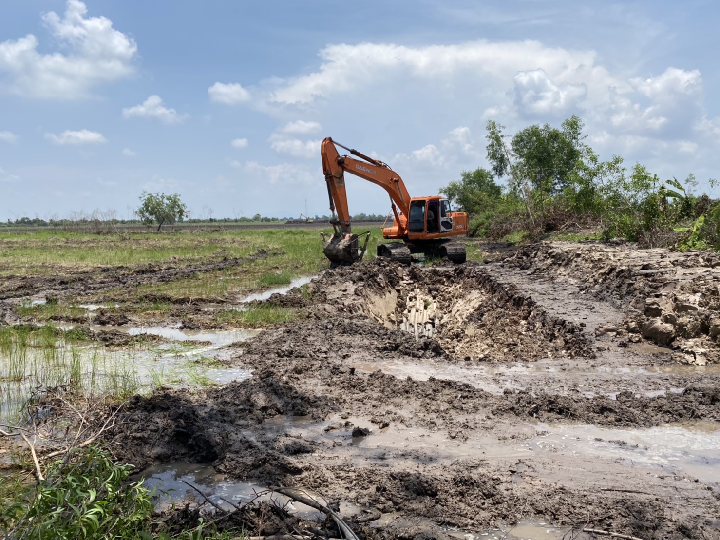 พช.นครนายก เดินหน้าขับเคลื่อนโครงการพัฒนาหมู่บ้านเศรษฐกิจพอเพียง กิจกรรมที่ 4 การพัฒนาศูนย์เรียนรู้เศรษฐกิจพอเพียง รูปแบบ ” โคก หนอง นา โมเดล”