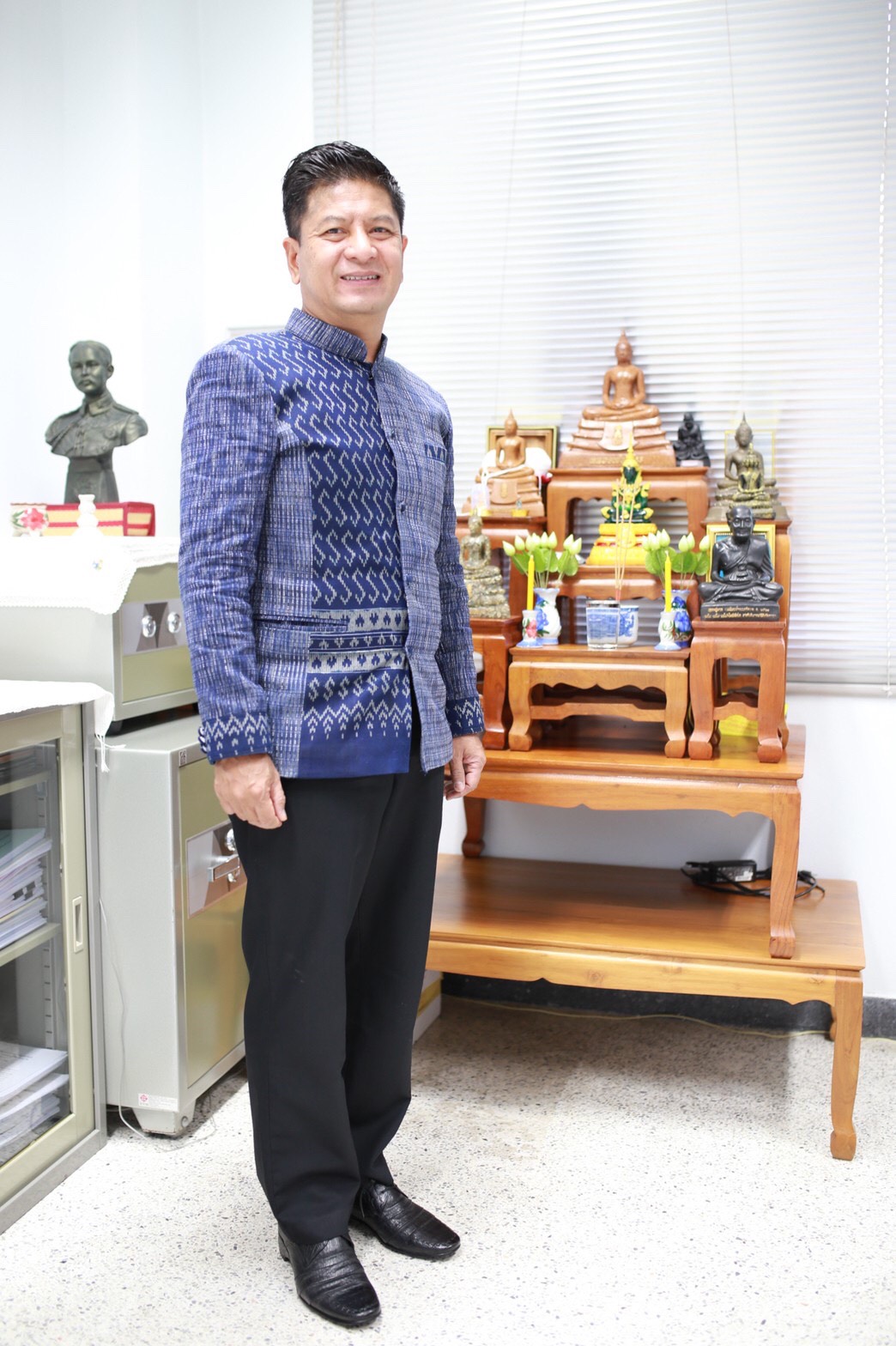 สำนักงานพัฒนาชุมชนจังหวัดนครนายก  เชิญชวนการสวมใส่ผ้าไทย “ผ้าไทย ใส่ให้สนุก”  สืบสาน อนุรักษ์ศิลป์ผ้าถิ่นไทย ดำรงไว้ในแผ่นดิน  ความสุขที่ได้เลือกใช้ศิลปะหัตถกรรมไทยเพื่อให้รายได้กลับสู่ชุมชน