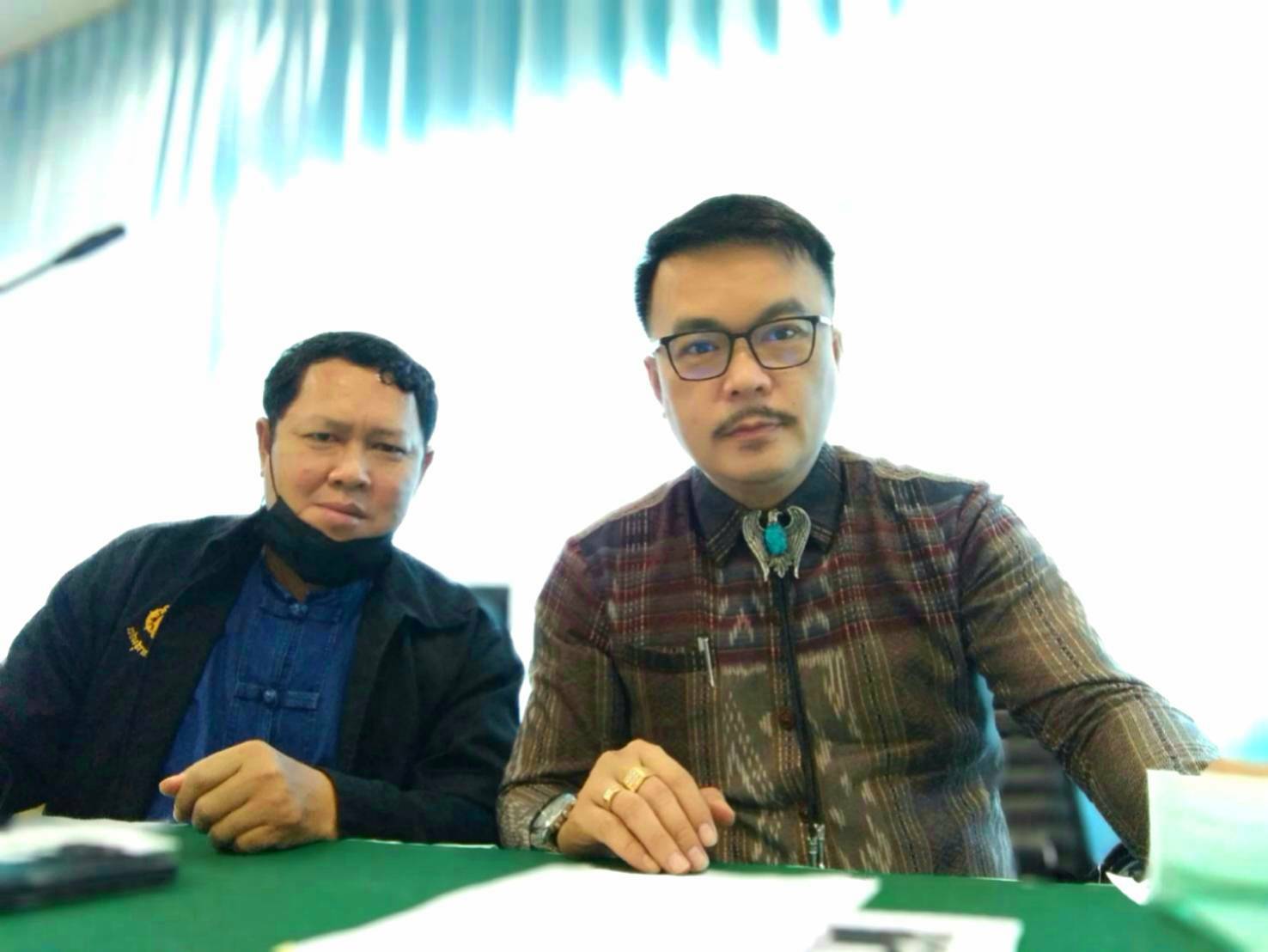 พจ.นครนายก นำทีมร่วมประชุมการขอใช้ที่ดินสาธารณะประโยชน์ พื่อจัดตั้งเป็นโครงการศูนย์รวมสินค้าจังหวัดนครนายก