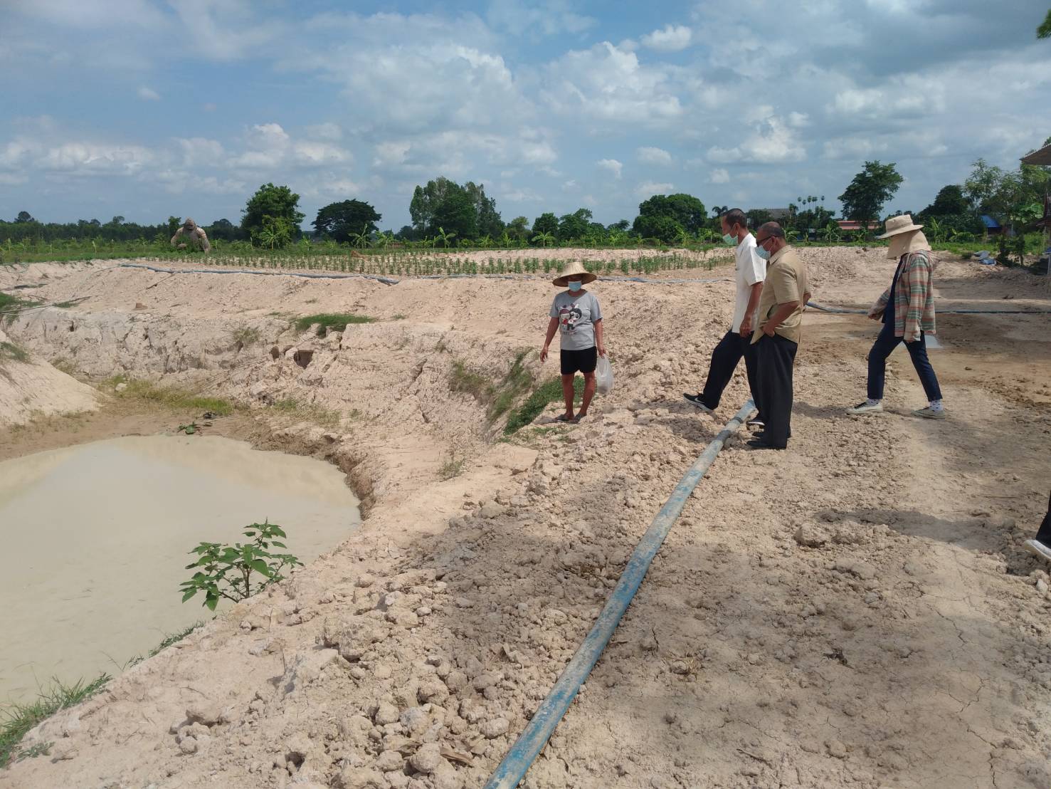 พช.นครนายก จัดทีมลงพื้นที่อำเภอบ้านนา สนับสนุนกิจกรรม โคก หนอง นา โมเดล