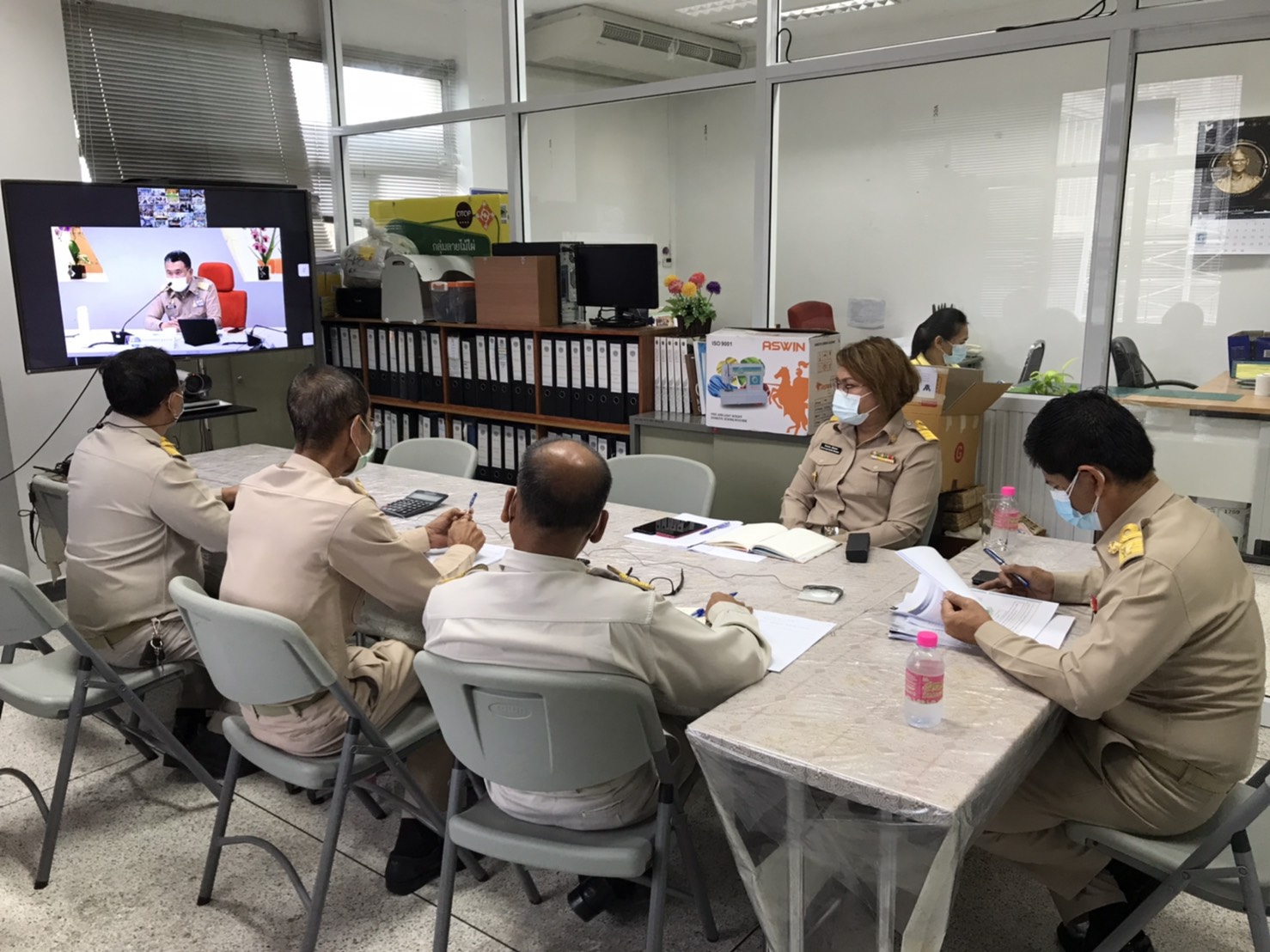 พจ.นครนายก นำทีม ร่วมรับฟังการประชุมกรมการพัฒนาชุมชน ครั้งที่  6/2564 ผ่านระบบวีดีทัศน์ทางไกล (Video Conference)