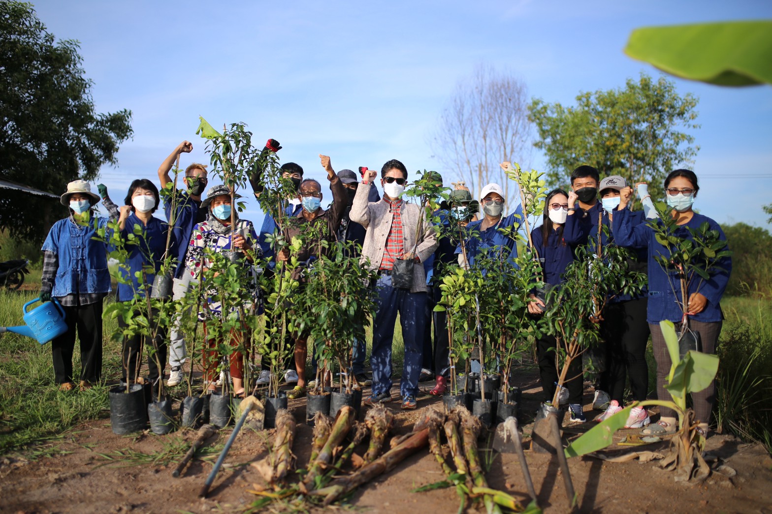 “แลกเปลี่ยนเรียนรู้ ครูพาทำ” พช.เมืองนครนายก จัดกิจกรรมเอามื้อสามัคคี “โคก หนอง นา พช.” จ.นครนายก  พร้อมชม! ความสำเร็จของโครงการ  และร่วมกิจกรรมปลูกพืชผักสร้างความมั่นคงทางอาหาร เพื่อพัฒนาคุณภาพชีวิตอย่างยั่งยืน