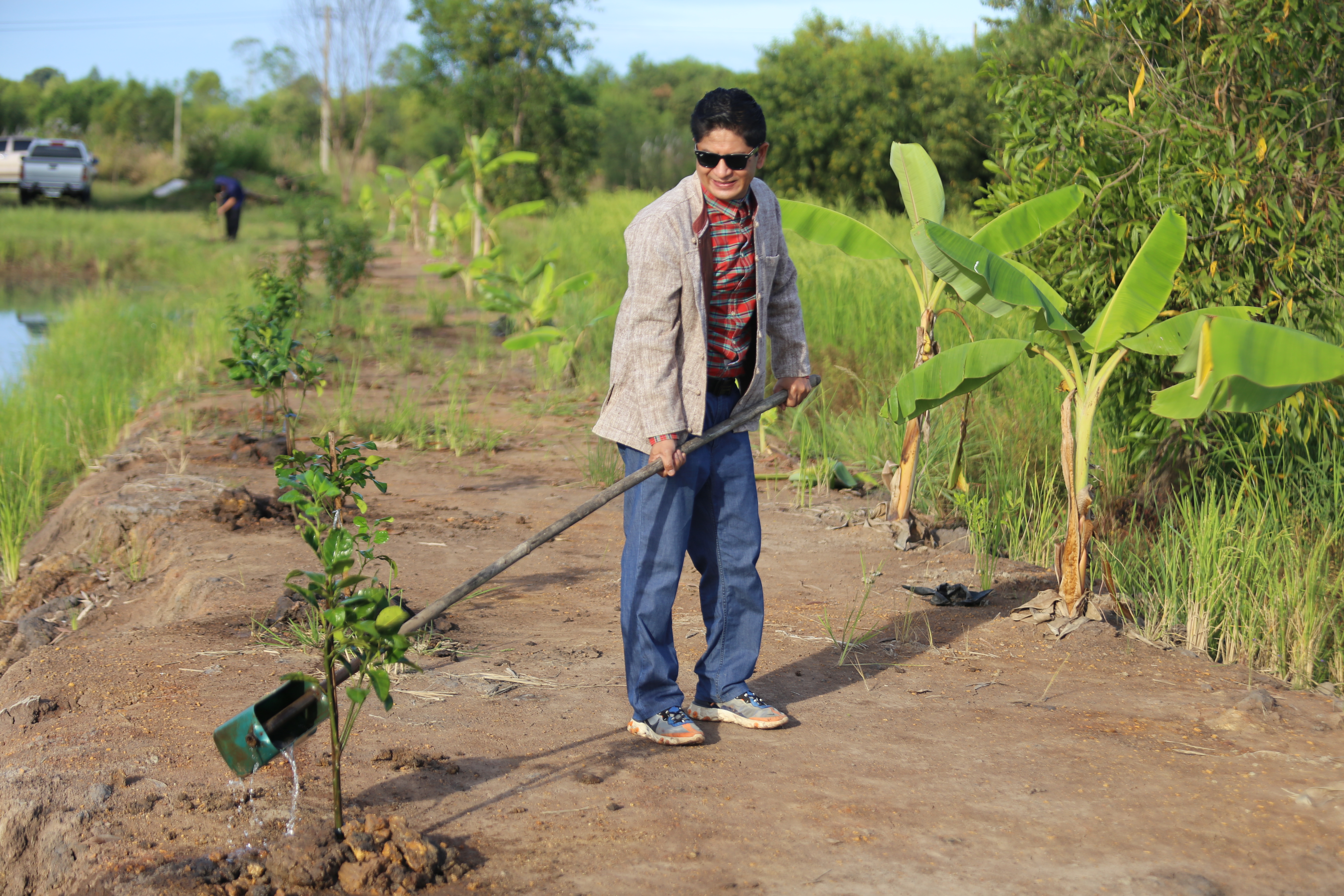 “แลกเปลี่ยนเรียนรู้ ครูพาทำ” พช.เมืองนครนายก จัดกิจกรรมเอามื้อสามัคคี “โคก หนอง นา พช.” จ.นครนายก  พร้อมชม! ความสำเร็จของโครงการ  และร่วมกิจกรรมปลูกพืชผักสร้างความมั่นคงทางอาหาร เพื่อพัฒนาคุณภาพชีวิตอย่างยั่งยืน