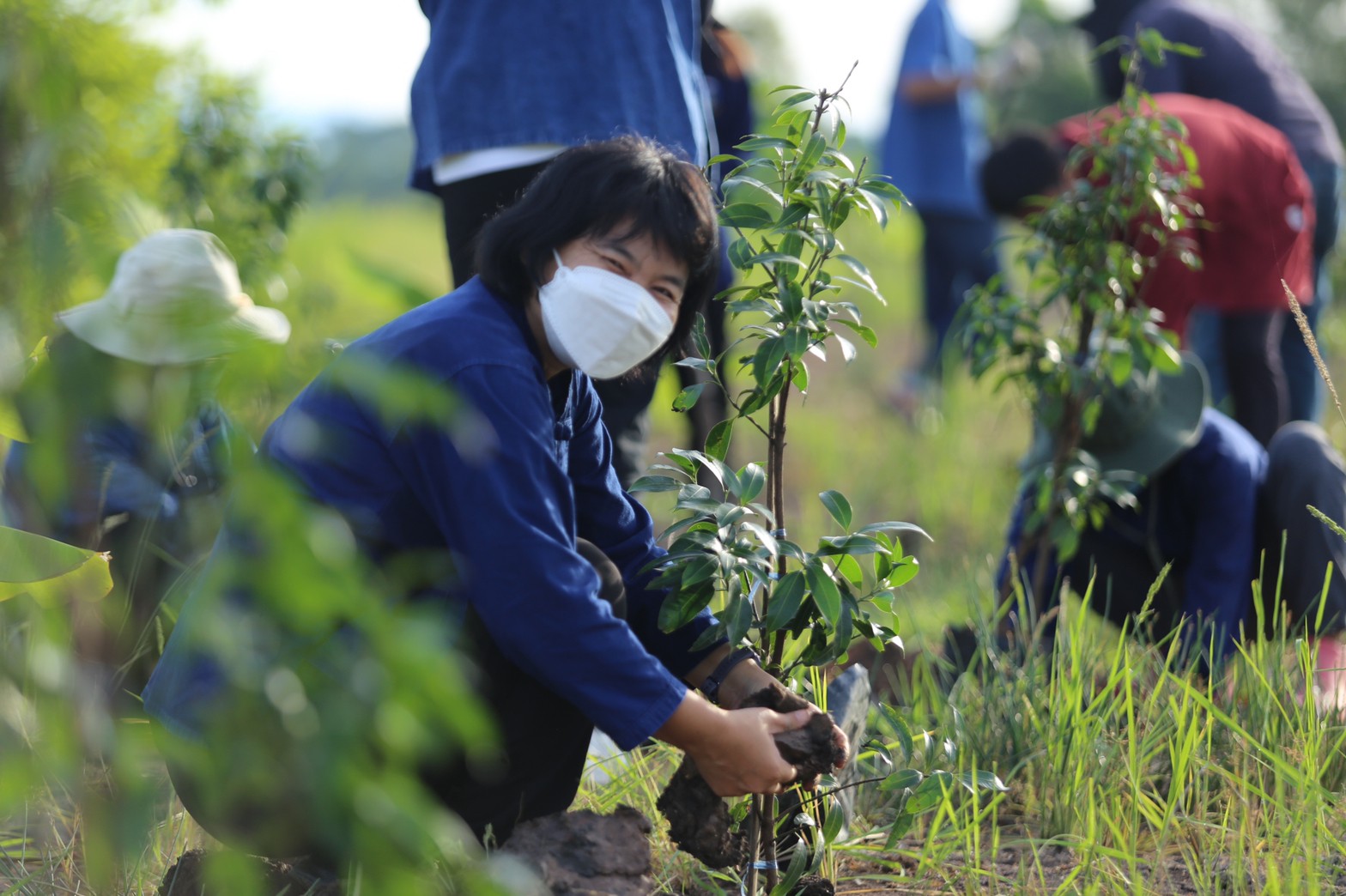 “แลกเปลี่ยนเรียนรู้ ครูพาทำ” พช.เมืองนครนายก จัดกิจกรรมเอามื้อสามัคคี “โคก หนอง นา พช.” จ.นครนายก  พร้อมชม! ความสำเร็จของโครงการ  และร่วมกิจกรรมปลูกพืชผักสร้างความมั่นคงทางอาหาร เพื่อพัฒนาคุณภาพชีวิตอย่างยั่งยืน