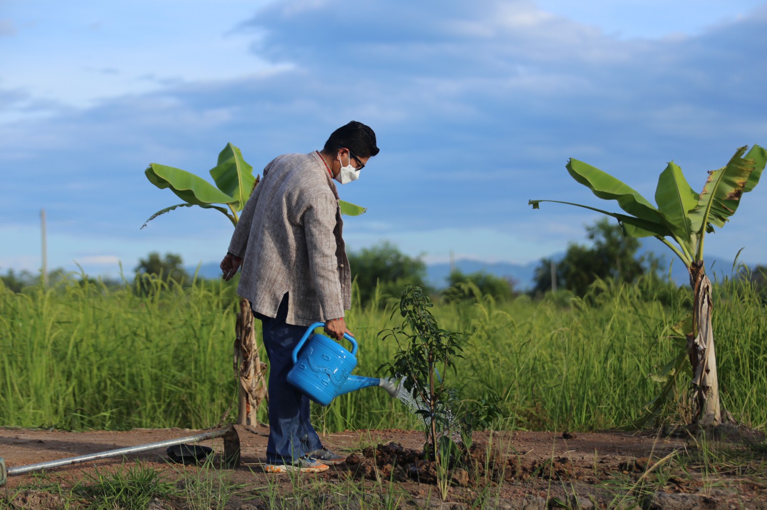 “แลกเปลี่ยนเรียนรู้ ครูพาทำ” พช.เมืองนครนายก จัดกิจกรรมเอามื้อสามัคคี “โคก หนอง นา พช.” จ.นครนายก  พร้อมชม! ความสำเร็จของโครงการ  และร่วมกิจกรรมปลูกพืชผักสร้างความมั่นคงทางอาหาร เพื่อพัฒนาคุณภาพชีวิตอย่างยั่งยืน