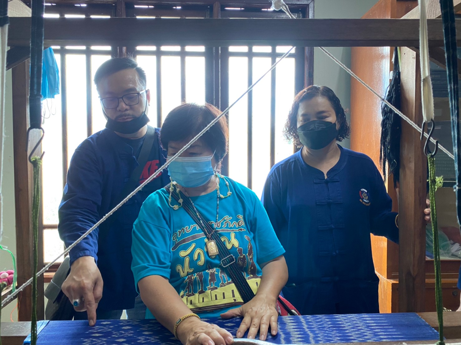 จังหวัดนครนายก โดยสำนักงานพัฒนาชุมชนจังหวัด ติดตามการดำเนินงานกลุ่มสตรีสหกรณ์หัตถกรรมผ้าทอไทยพวนบ้านใหม่ อำเภอปากพลี จังหวัดนครนายก พร้อมทั้งเยี่ยมชมผลิตภัณฑ์เด่น “ผ้ามัดหมี่ลายขอเจ้าฟ้าสิริวัณณวรีฯ”