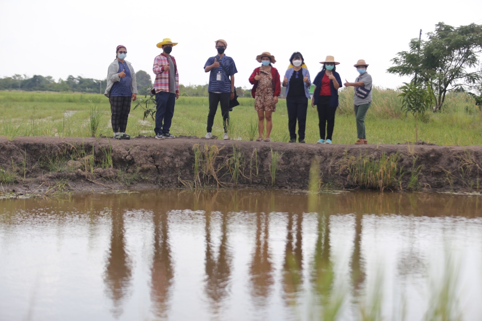 ความสำเร็จที่ยั่งยืนตามรอยศาสตร์พระราชา กับโครงการ “โคก หนอง นา โมเดล จังหวัดนครนายก” ชาวบ้านปลื้ม !! แก้ปัญหาขาดแคลนน้ำ และสามารถกักเก็บน้ำไว้ใช้อย่างเพียงพอ