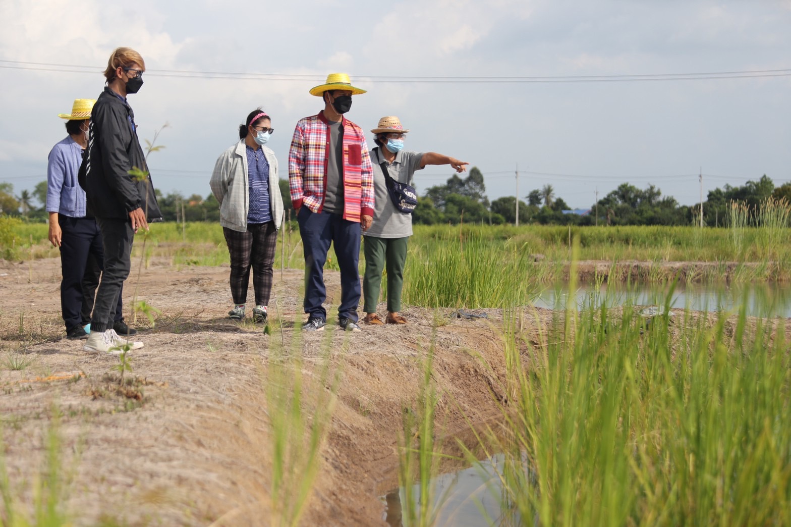 ความสำเร็จที่ยั่งยืนตามรอยศาสตร์พระราชา กับโครงการ “โคก หนอง นา โมเดล จังหวัดนครนายก” ชาวบ้านปลื้ม !! แก้ปัญหาขาดแคลนน้ำ และสามารถกักเก็บน้ำไว้ใช้อย่างเพียงพอ