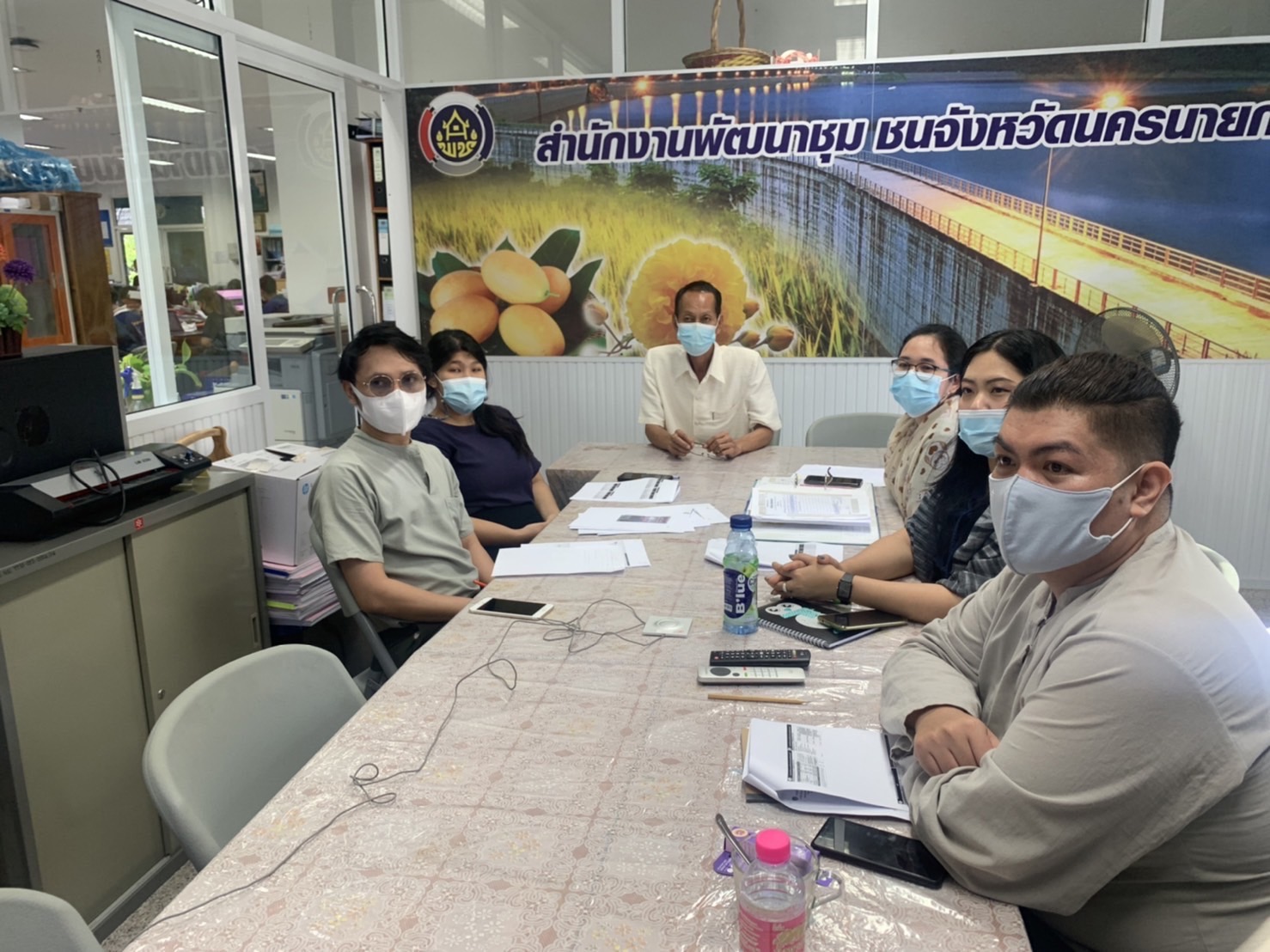 พช.นครนายก ร่วมประชุมชี้แจง เร่งรัด กำกับ ติดตามการดำเนินงานกองทุนพัฒนาบทบาทสตรี ผ่านระบบ Video Conference โดยมี นายสุรศักดิ์ อักษรกุล รองอธิบดีกรมการพัฒนาชุมชน เป็นประธานในการประชุม