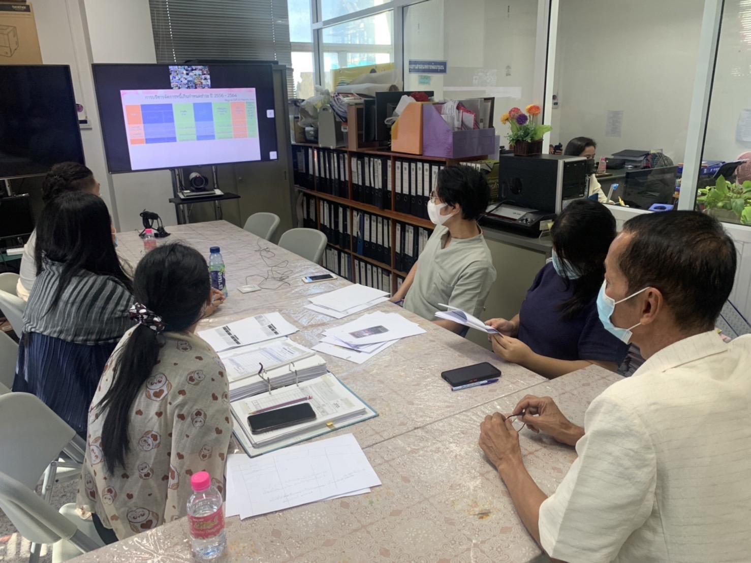 พช.นครนายก ร่วมประชุมชี้แจง เร่งรัด กำกับ ติดตามการดำเนินงานกองทุนพัฒนาบทบาทสตรี ผ่านระบบ Video Conference โดยมี นายสุรศักดิ์ อักษรกุล รองอธิบดีกรมการพัฒนาชุมชน เป็นประธานในการประชุม