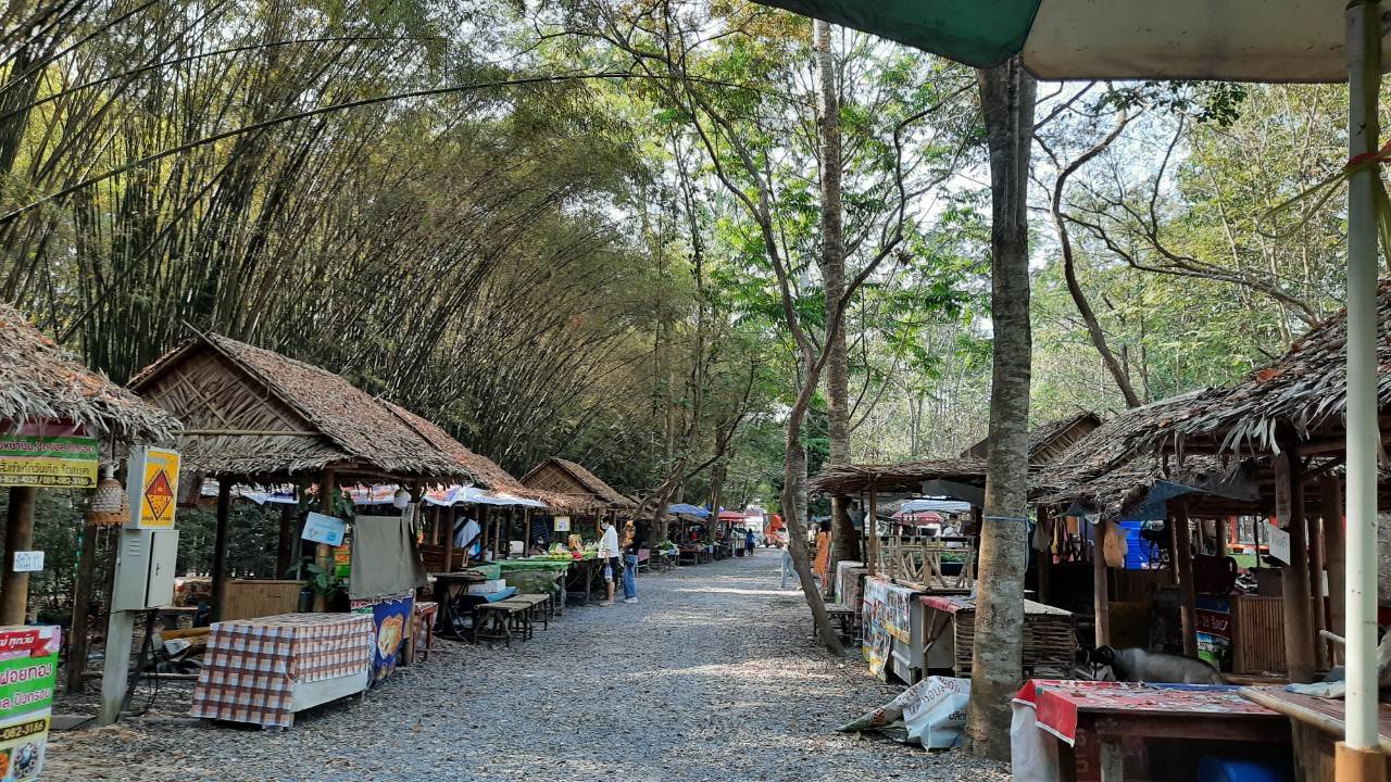 พช.นครนายก สำรวจพื้นที่จัดทำศูนย์เรียนรู้ตามรอยบาทศาสตร์พระราชา ณ วัดจุฬาภรณ์วนาราม ตำบลบ้านพริก อำเภอบ้านนา ?