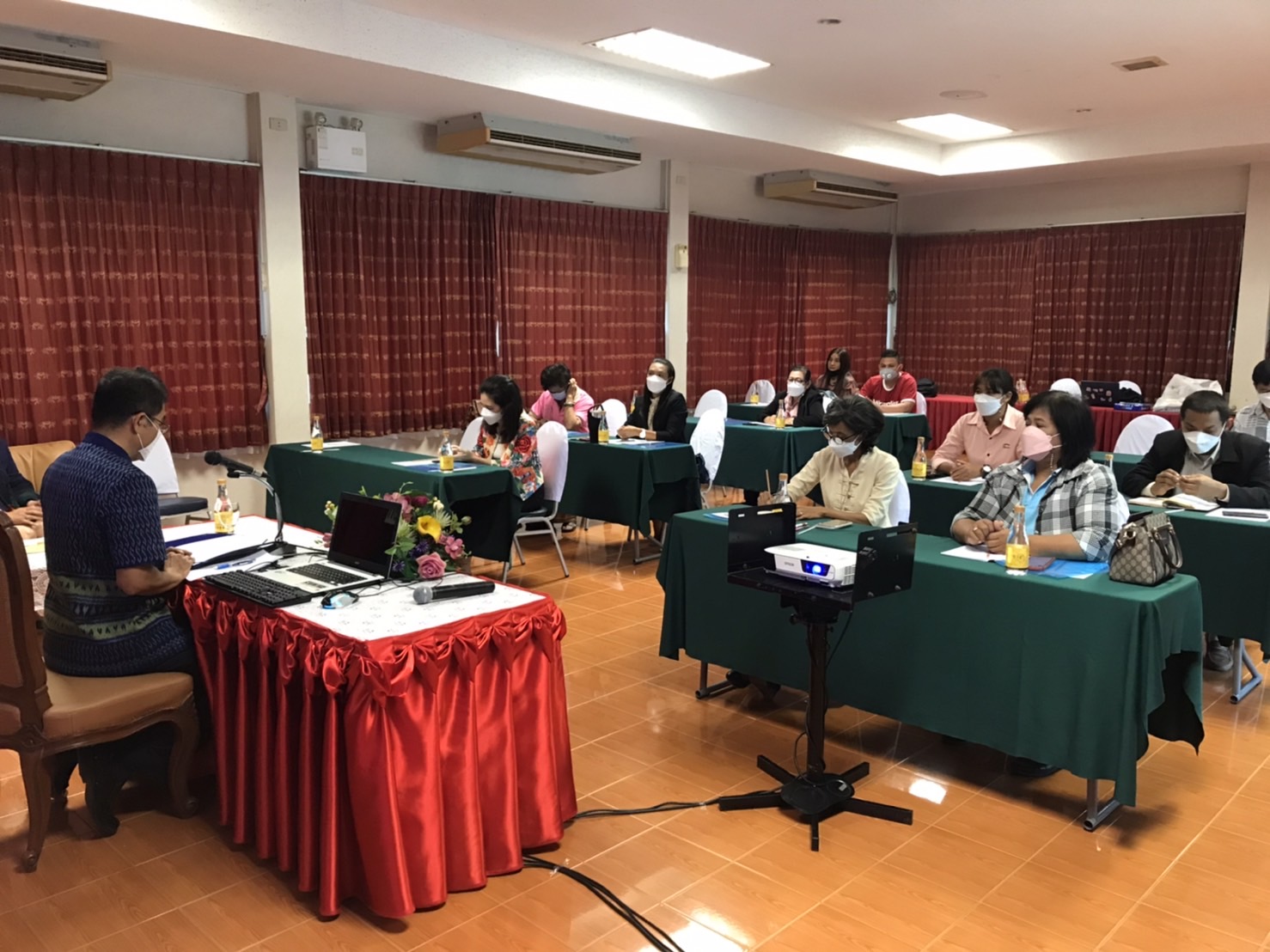 พช.นครนายก จัดประชุมเชิงปฎิบัติการ โครงการพัฒนาศักยภาพเครือขาย OTOP ระดับจังหวัด