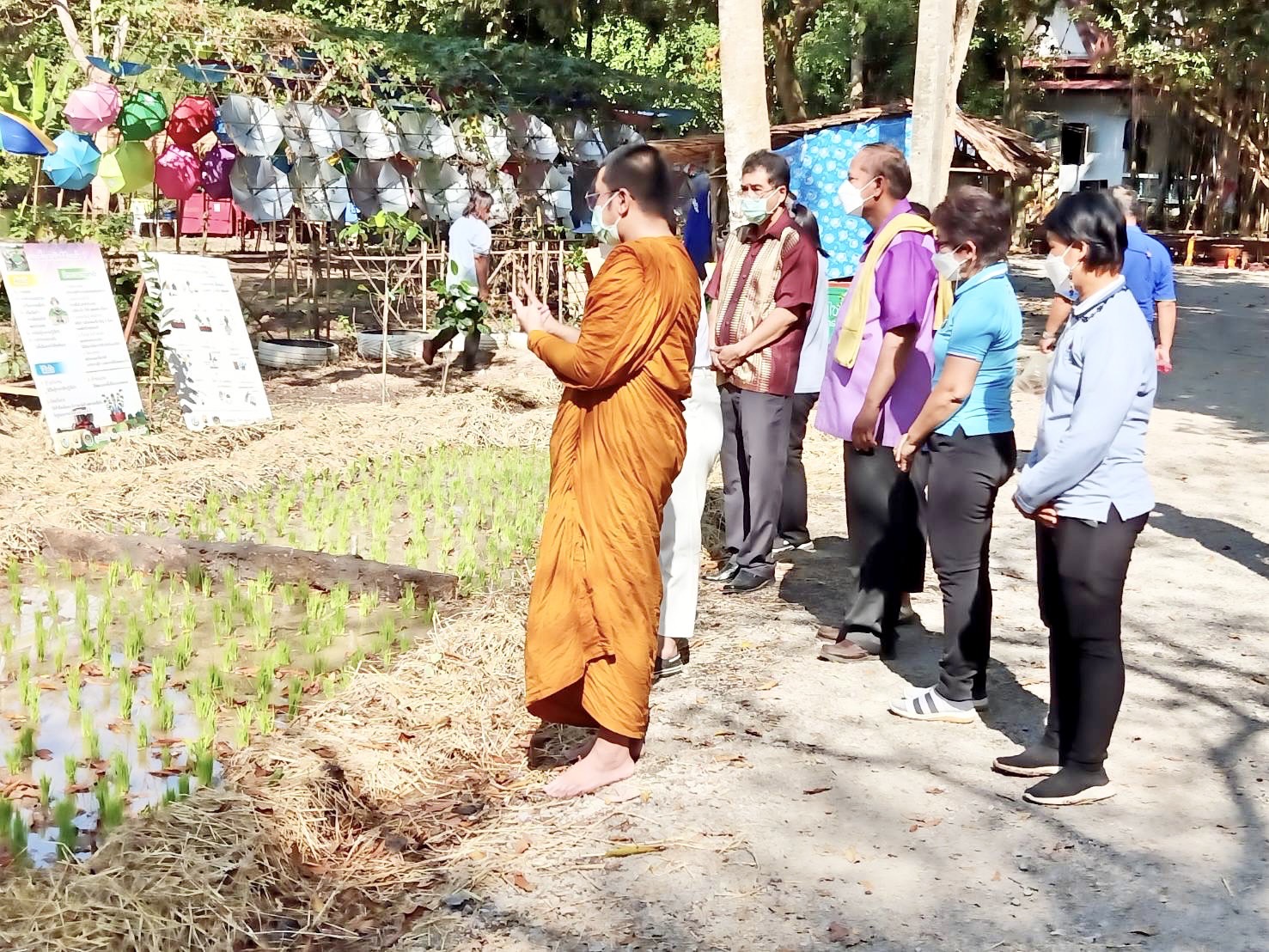 ??พช.นครนายก ร่วมงานประชาสัมพันธ์เชิญชวนประชาชนและนักท่องเที่ยวเข้ามาเยี่ยมชม ตลาดน้ำดงละคร