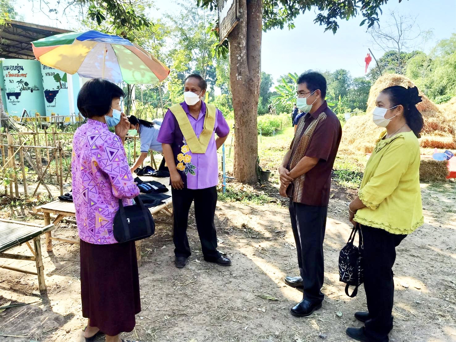 ??พช.นครนายก ร่วมงานประชาสัมพันธ์เชิญชวนประชาชนและนักท่องเที่ยวเข้ามาเยี่ยมชม ตลาดน้ำดงละคร