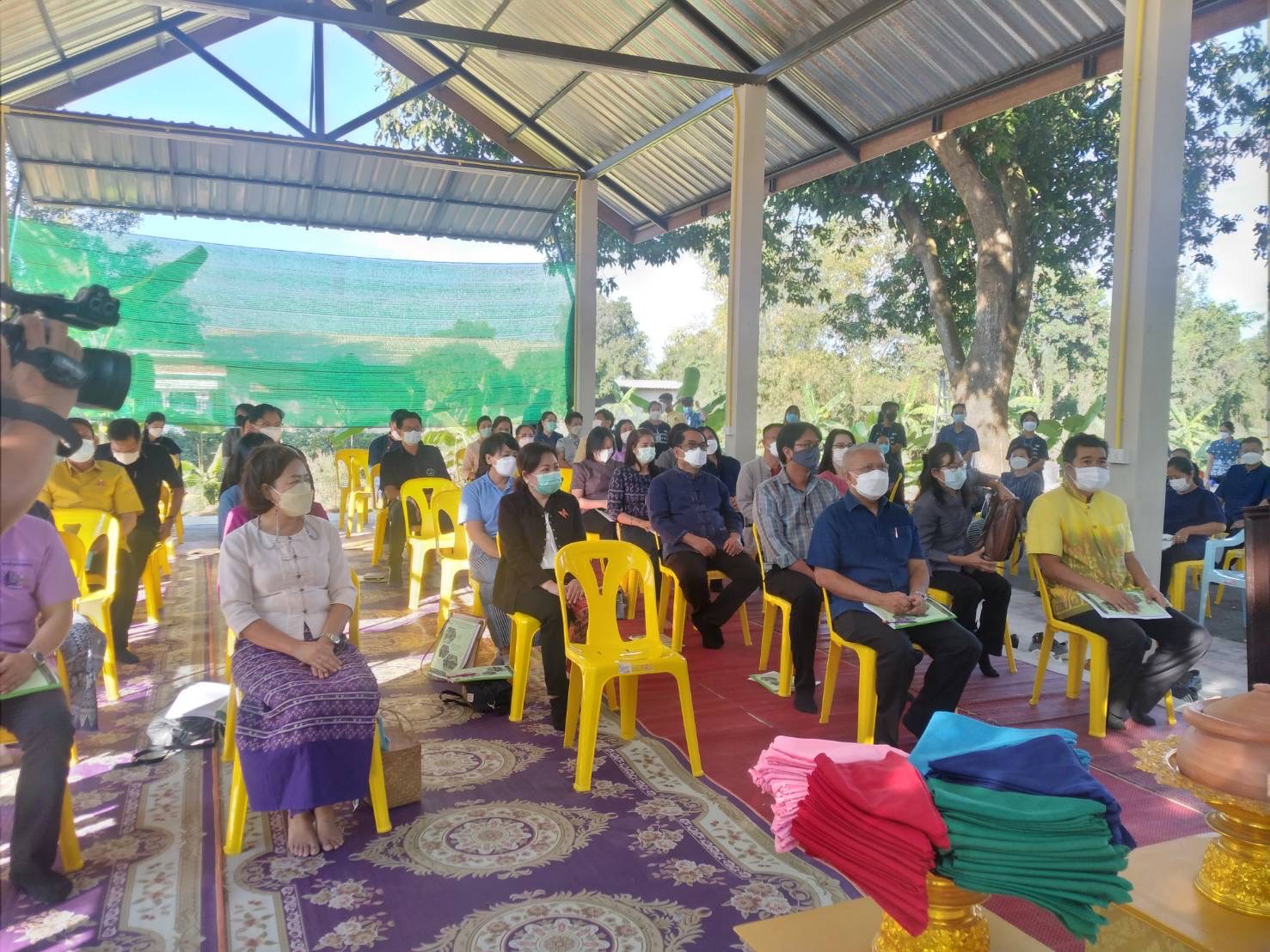 ??พช.นครนายก ร่วมกับวัดดงละคร จัดอบรมศูนย์เรียนรู้ “โคก หนอง นา วัดดงละคร” ศาสตร์พระราชา