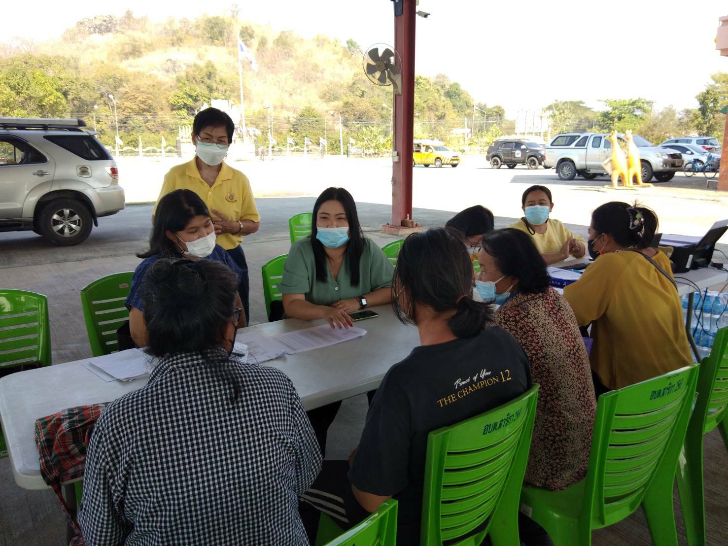 ?พช.นครนายก ติดตามการชำระหนี้?กองทุนพัฒนาบทบาทสตรี นำร่องตำบลสาริกา?‍♀️