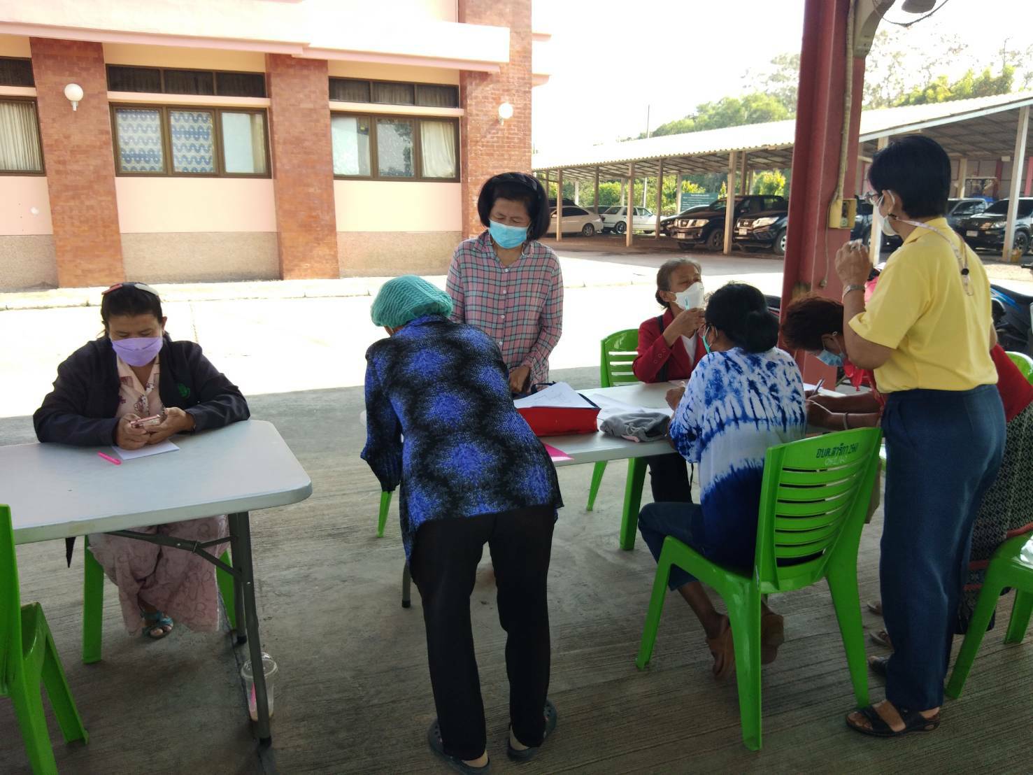 ?พช.นครนายก ติดตามการชำระหนี้?กองทุนพัฒนาบทบาทสตรี นำร่องตำบลสาริกา?‍♀️