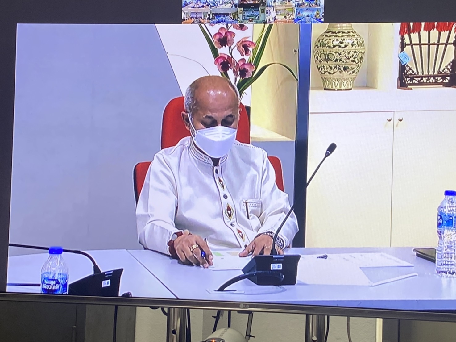 ??พช.นครนายก ร่วมการประชุมติดตามผลการตรวจสอบข้อมูลครัวเรือนภายใต้การขับเคลื่อนการดำเนินงานขจัดความยากจน และพัฒนาคนทุกช่วงวัยอย่างยั่งยืนตามหลักปรัชญาของเศรษฐกิจพอเพียง ผ่านระบบ Video Conference ของกรมการพัฒนาชุมชน