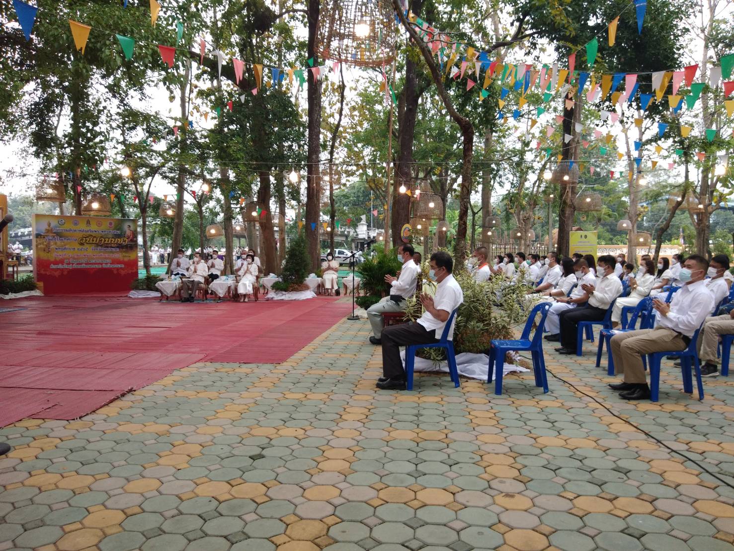 พช.นครนายก ร่วมทำบุญตักบาตร ข้าวสาร อาหารแห้ง เนื่องในวันมาฆบูชา ประจำปี 2565