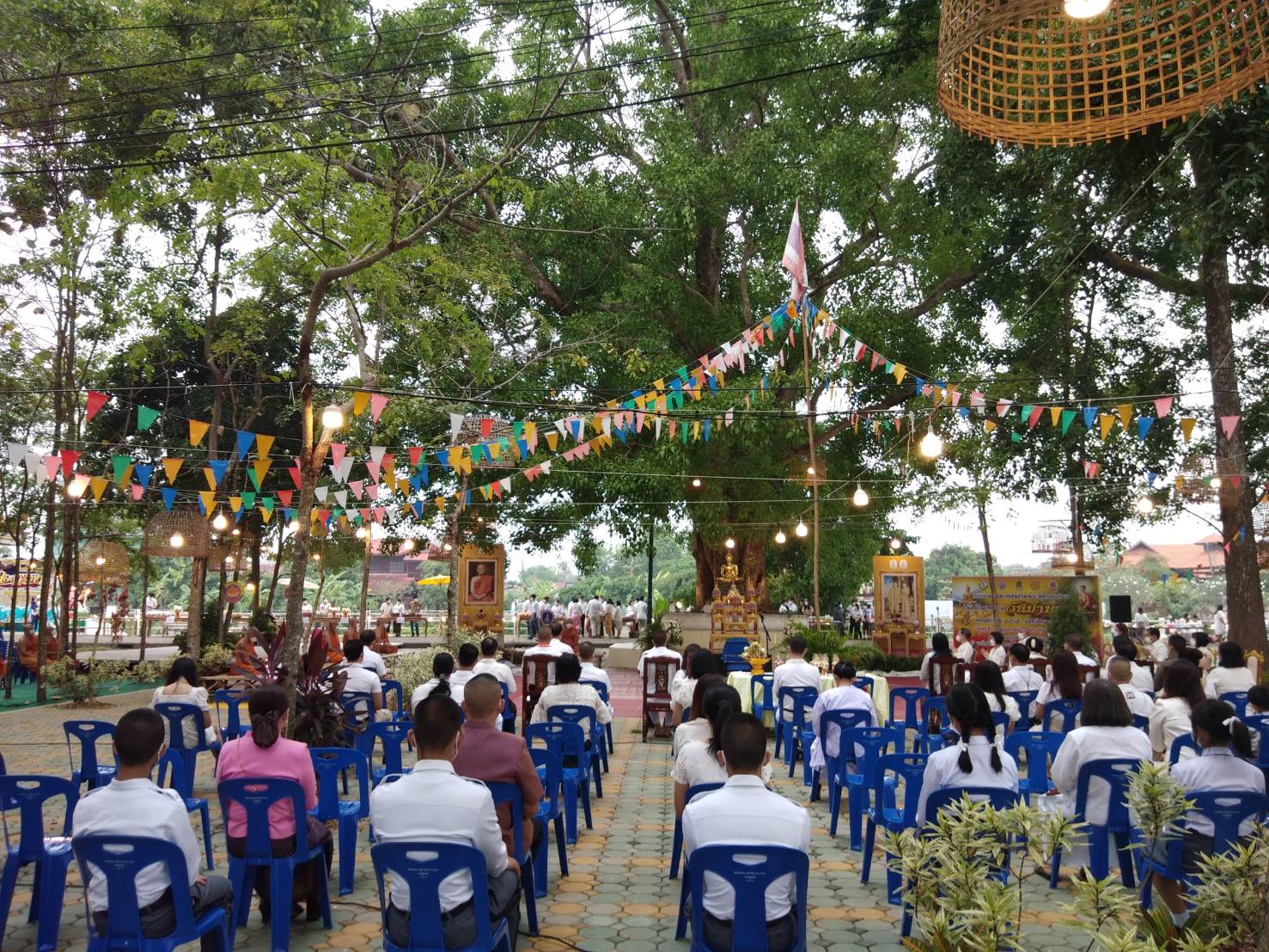 พช.นครนายก ร่วมทำบุญตักบาตร ข้าวสาร อาหารแห้ง เนื่องในวันมาฆบูชา ประจำปี 2565