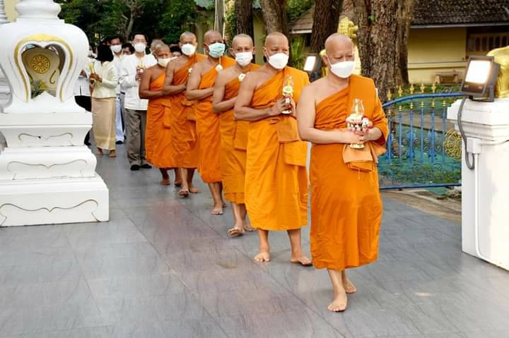 พช.นครนายก ร่วมทำบุญตักบาตร ข้าวสาร อาหารแห้ง เนื่องในวันมาฆบูชา ประจำปี 2565