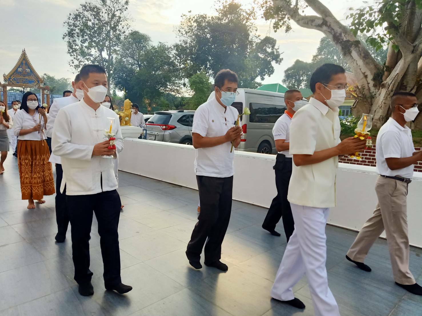 พช.นครนายก ร่วมทำบุญตักบาตร ข้าวสาร อาหารแห้ง เนื่องในวันมาฆบูชา ประจำปี 2565