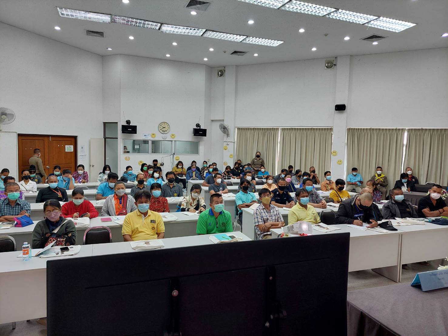 ว่าที่ร้อยตรีอภิชัย ศรีเมือง พัฒนาการจังหวัดนครนายก ได้ทำหน้าที่วิทยากรบรรยาย