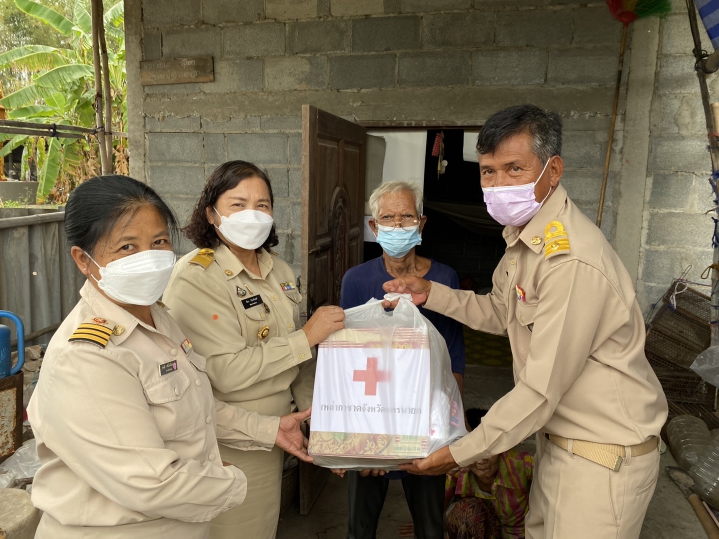 (ปักหมุด) จังหวัดนครนายก เร่งให้การช่วยเหลือในเบื้องต้นแก่ครัวเรือนยากจนเป้าหมายตามนโยบายการขับเคลื่อนการดำเนินงานขจัดความยากจนและพัฒนาคนทุกช่วงวัยอย่างยั่งยืนตามหลักปรัชญาของเศรษฐกิจพอเพียงจังหวัดนครนายก