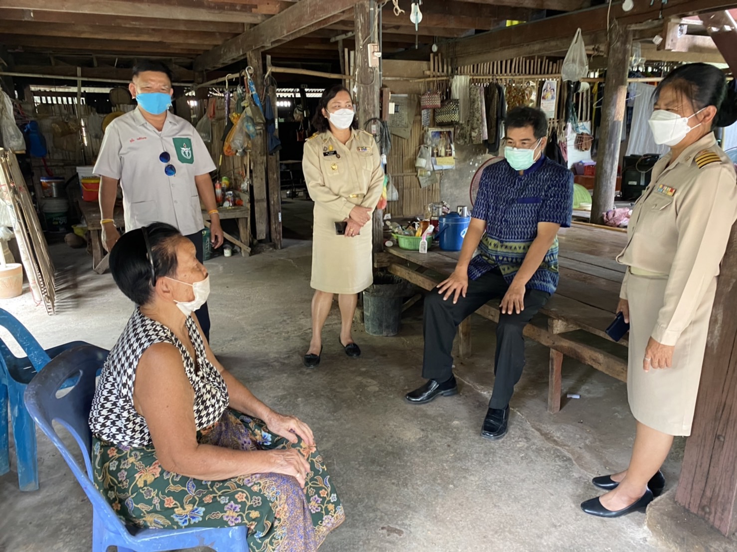 (ปักหมุด) จังหวัดนครนายก เร่งให้การช่วยเหลือในเบื้องต้นแก่ครัวเรือนยากจนเป้าหมายตามนโยบายการขับเคลื่อนการดำเนินงานขจัดความยากจนและพัฒนาคนทุกช่วงวัยอย่างยั่งยืนตามหลักปรัชญาของเศรษฐกิจพอเพียงจังหวัดนครนายก