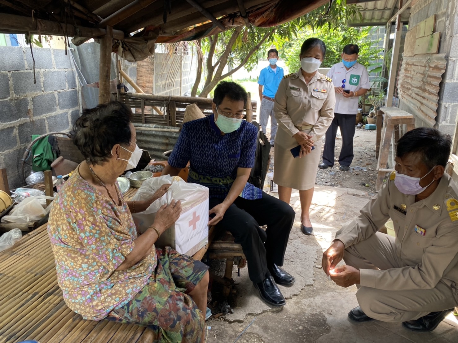 (ปักหมุด) จังหวัดนครนายก เร่งให้การช่วยเหลือในเบื้องต้นแก่ครัวเรือนยากจนเป้าหมายตามนโยบายการขับเคลื่อนการดำเนินงานขจัดความยากจนและพัฒนาคนทุกช่วงวัยอย่างยั่งยืนตามหลักปรัชญาของเศรษฐกิจพอเพียงจังหวัดนครนายก