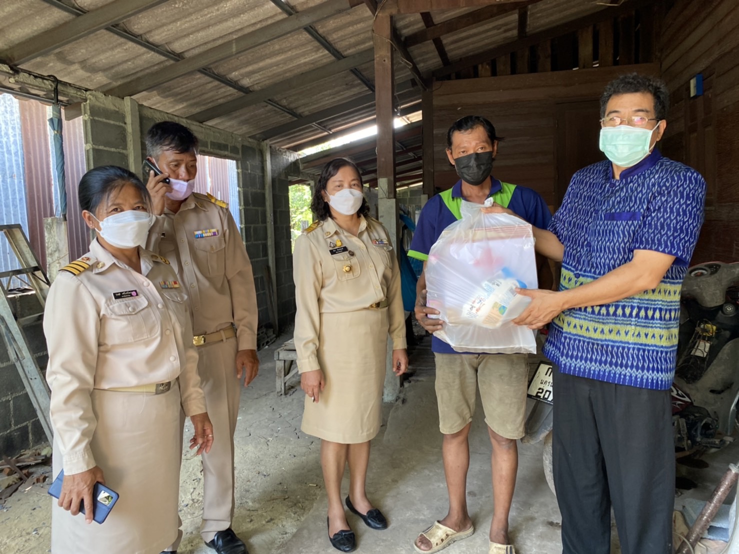 (ปักหมุด) จังหวัดนครนายก เร่งให้การช่วยเหลือในเบื้องต้นแก่ครัวเรือนยากจนเป้าหมายตามนโยบายการขับเคลื่อนการดำเนินงานขจัดความยากจนและพัฒนาคนทุกช่วงวัยอย่างยั่งยืนตามหลักปรัชญาของเศรษฐกิจพอเพียงจังหวัดนครนายก