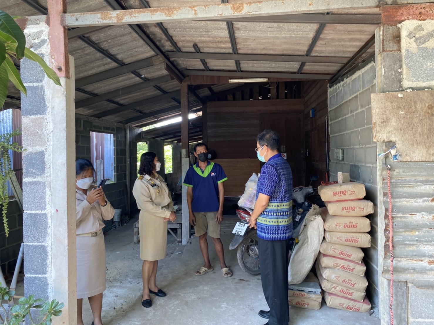 (ปักหมุด) จังหวัดนครนายก เร่งให้การช่วยเหลือในเบื้องต้นแก่ครัวเรือนยากจนเป้าหมายตามนโยบายการขับเคลื่อนการดำเนินงานขจัดความยากจนและพัฒนาคนทุกช่วงวัยอย่างยั่งยืนตามหลักปรัชญาของเศรษฐกิจพอเพียงจังหวัดนครนายก