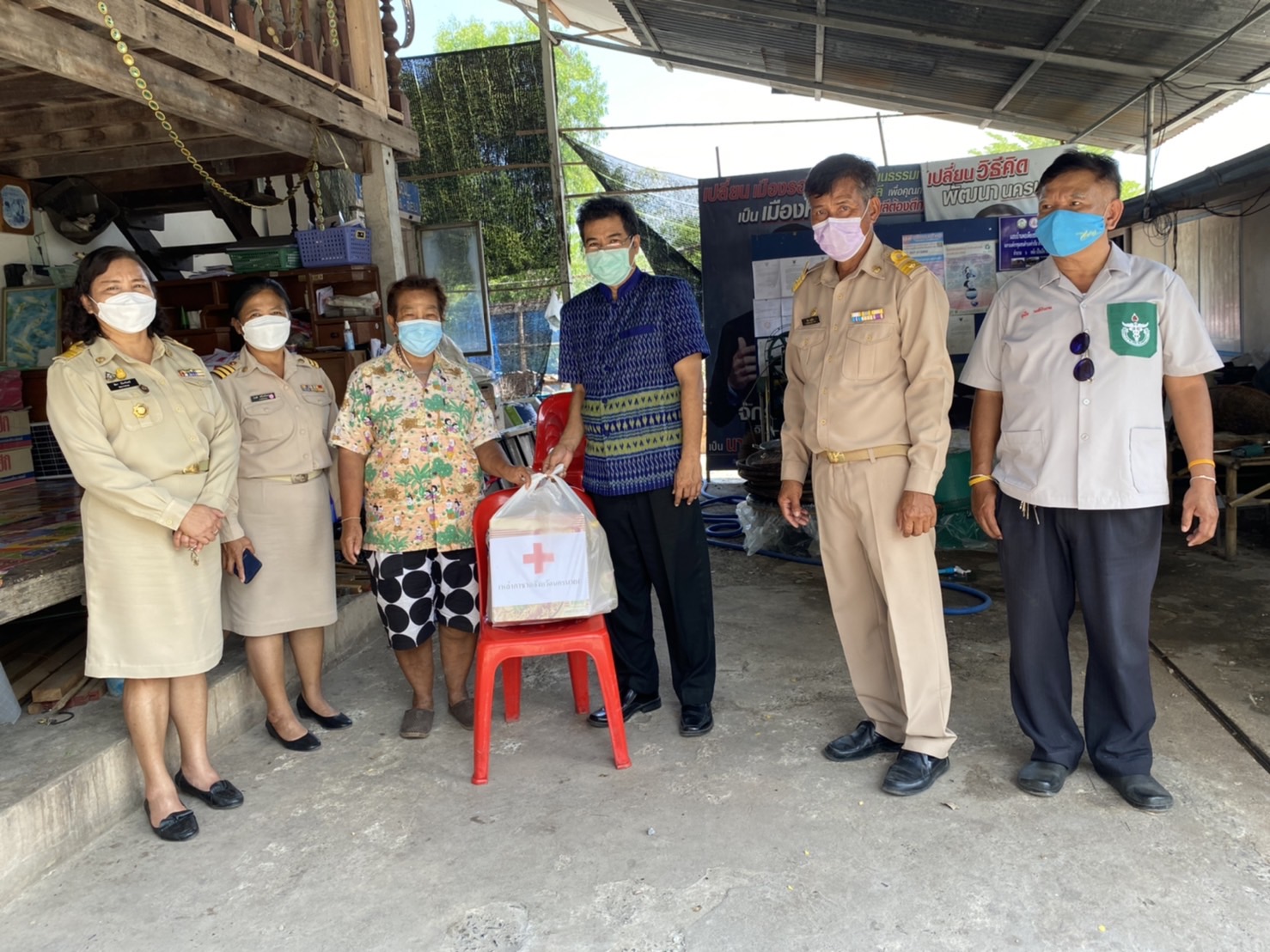 (ปักหมุด) จังหวัดนครนายก เร่งให้การช่วยเหลือในเบื้องต้นแก่ครัวเรือนยากจนเป้าหมายตามนโยบายการขับเคลื่อนการดำเนินงานขจัดความยากจนและพัฒนาคนทุกช่วงวัยอย่างยั่งยืนตามหลักปรัชญาของเศรษฐกิจพอเพียงจังหวัดนครนายก