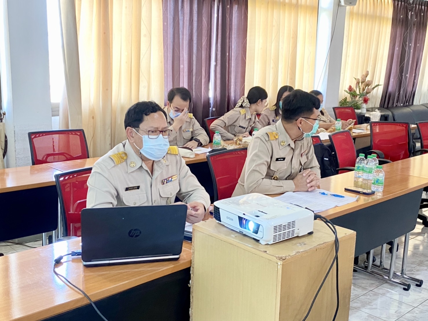 ??พช.นครนายก จัดประชุมเชิงปฏิบัติการดำเนินงานตามมาตรการปรับปรุงประสิทธิภาพในการปฏิบัติราชการ ประจำปีงบประมาณ พ.ศ.2565 ขับเคลื่อน Big data แพลทฟอร์มดิจิทัล “CDD EIS พกพา” และ “Click ชุมชน” สร้างความรู้ ความเข้าใจการใช้ประโยชน์จากระบบ Big Data เพื่อการพัฒนาชุมชน (Big Data Literacy)