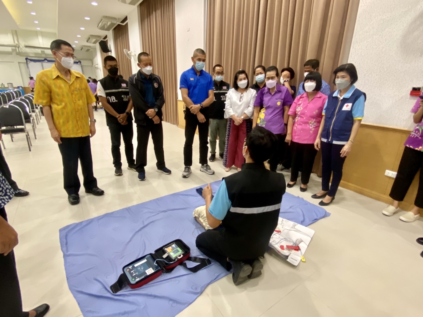 ??พช.นครนายก เข้าร่วมการอบรมเชิงปฏิบัติการ การเรียนรู้เครื่องกระตุกหัวใจไฟฟ้าอัตโนมัติ (AED) และการฟื้นคืนชีพ